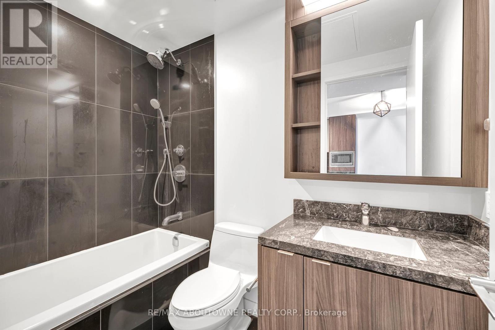 Photo 31 of 915 115 Blue Jays Way, Toronto ON