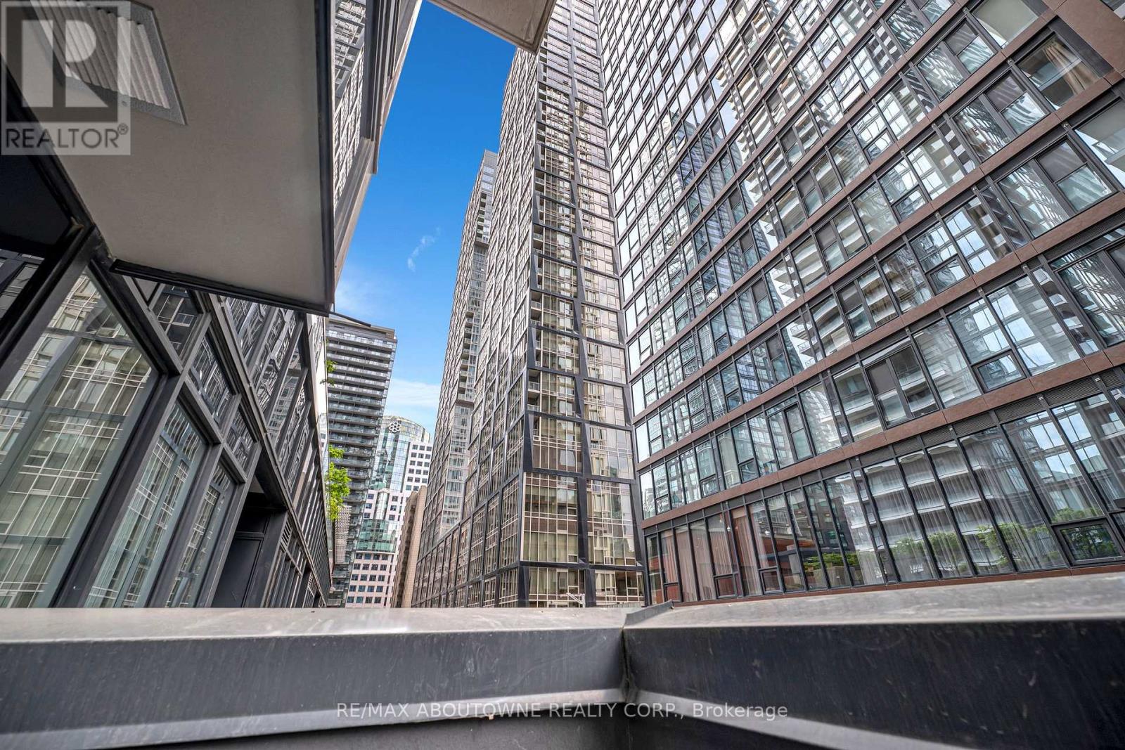 Photo 28 of 915 115 Blue Jays Way, Toronto ON