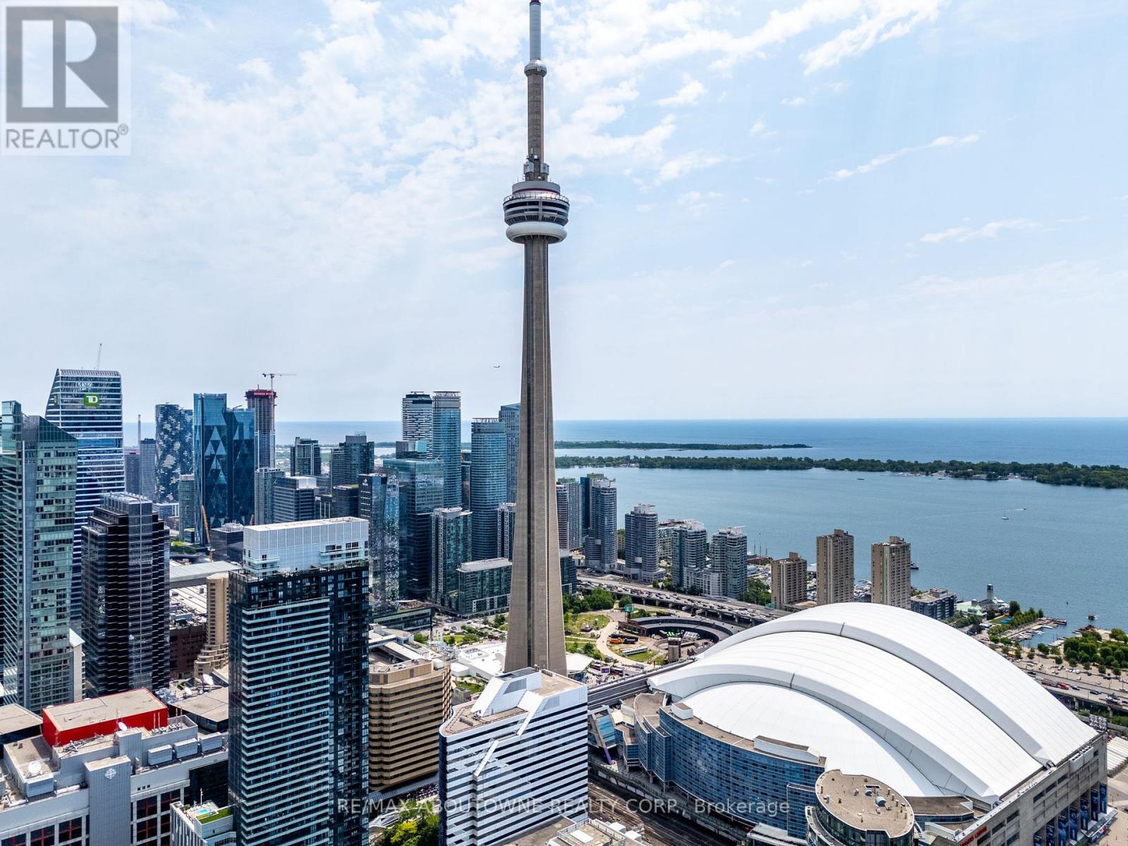 Photo 4 of 915 115 Blue Jays Way, Toronto ON