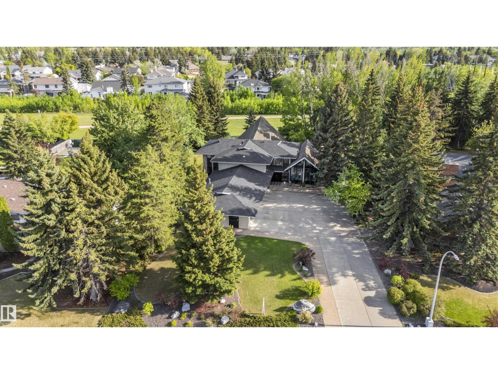 Photo 61 of 23 Westbrook Dr Nw, Edmonton AB