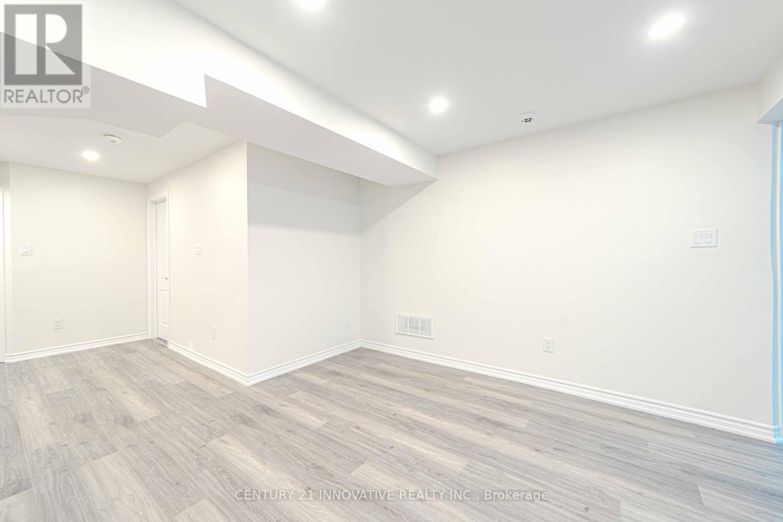 Photo 5 of Bsmt 1894 Woodview Avenue, Pickering ON