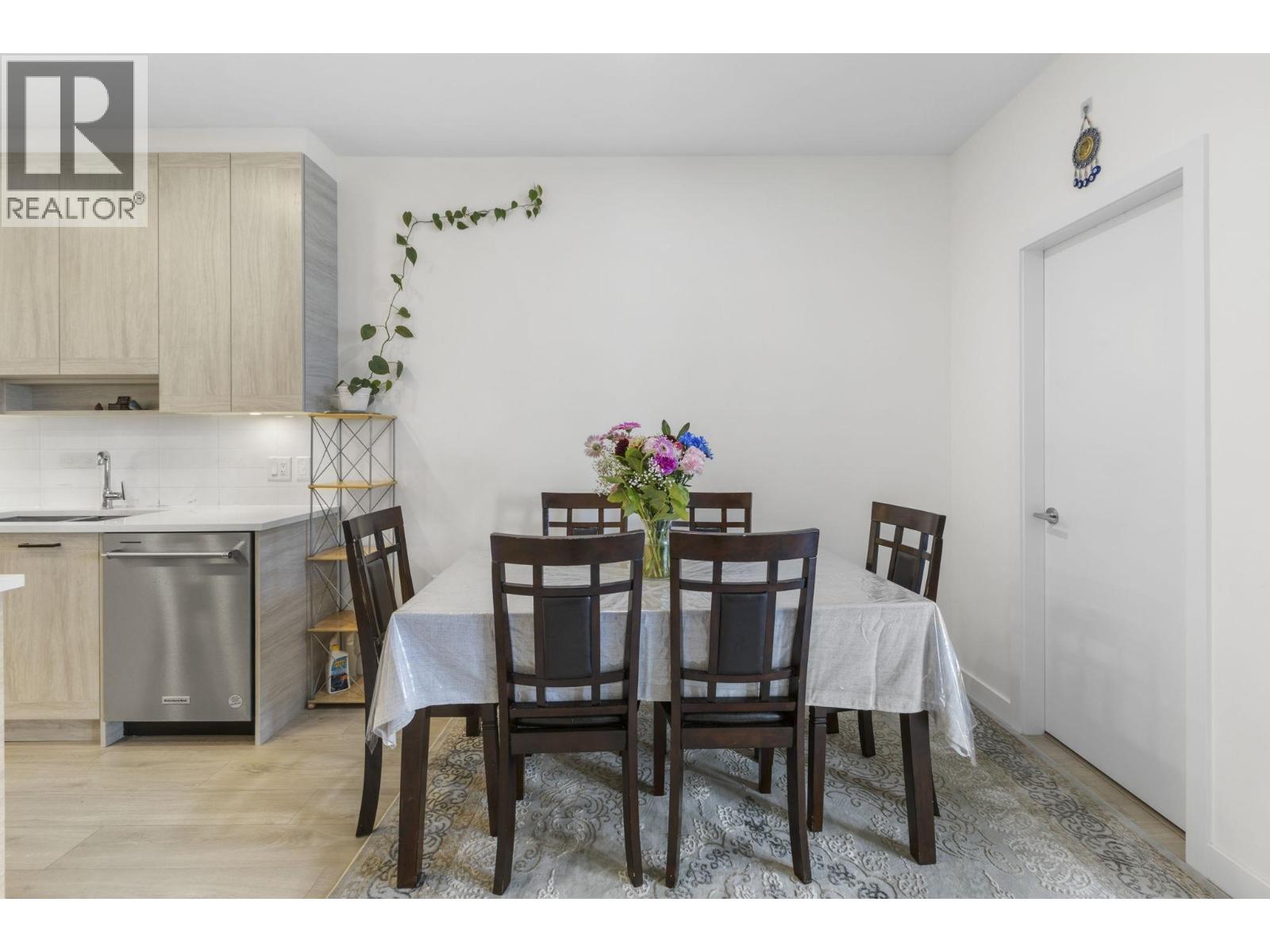 Photo 11 of 510 7579 16th Street, Burnaby BC