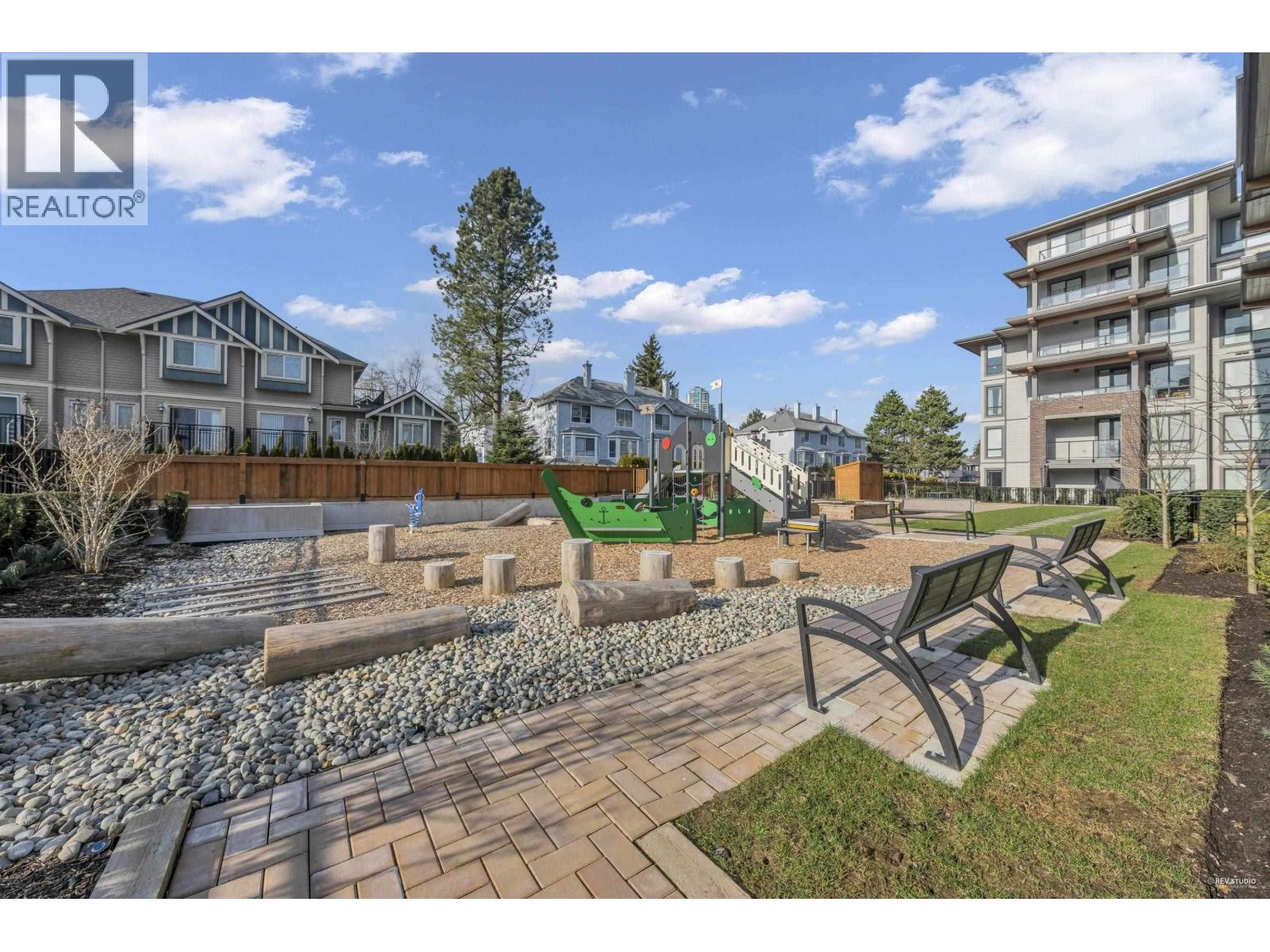 Photo 7 of 510 7579 16th Street, Burnaby BC