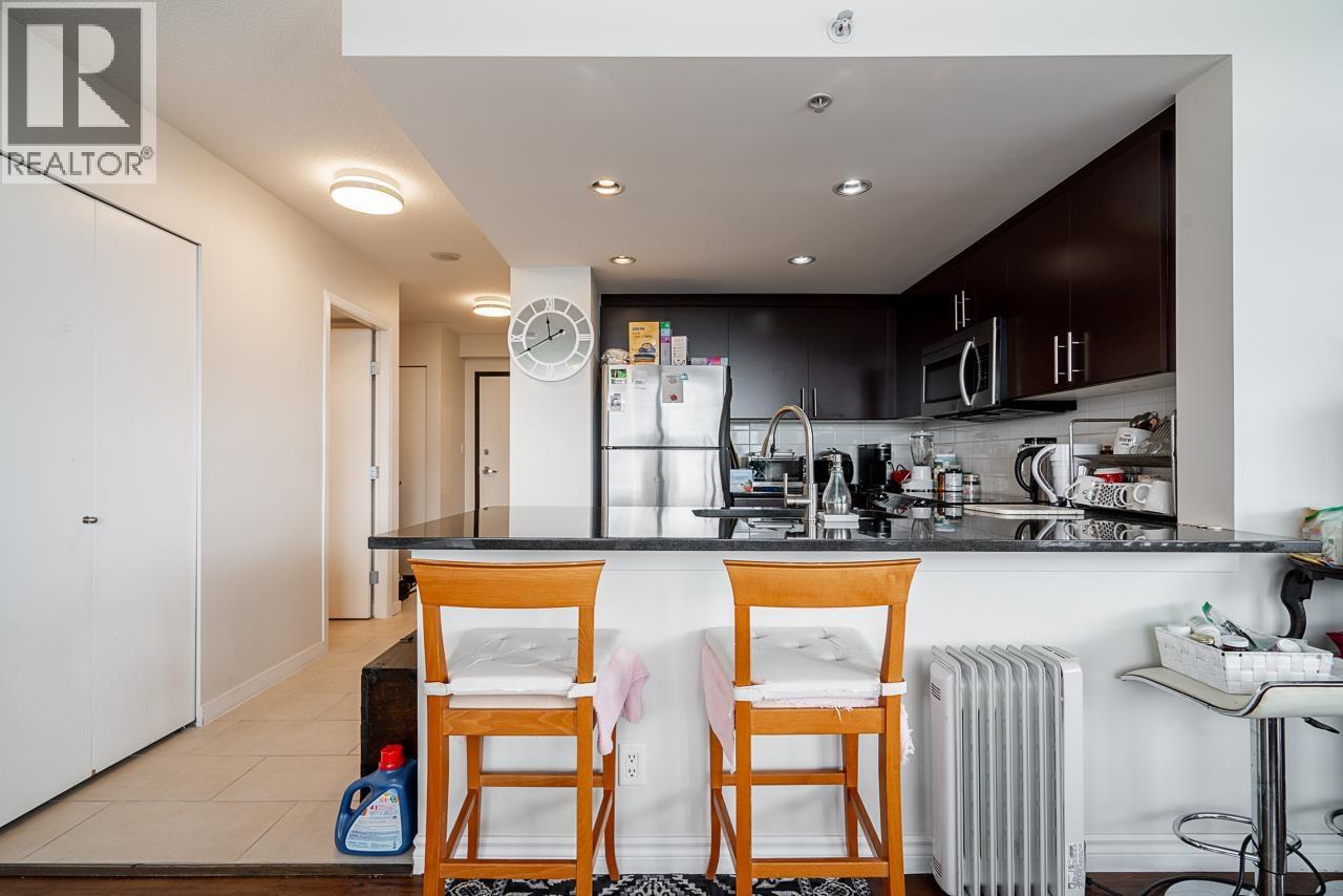 Photo 8 of 1901 555 Delestre Avenue, Coquitlam BC