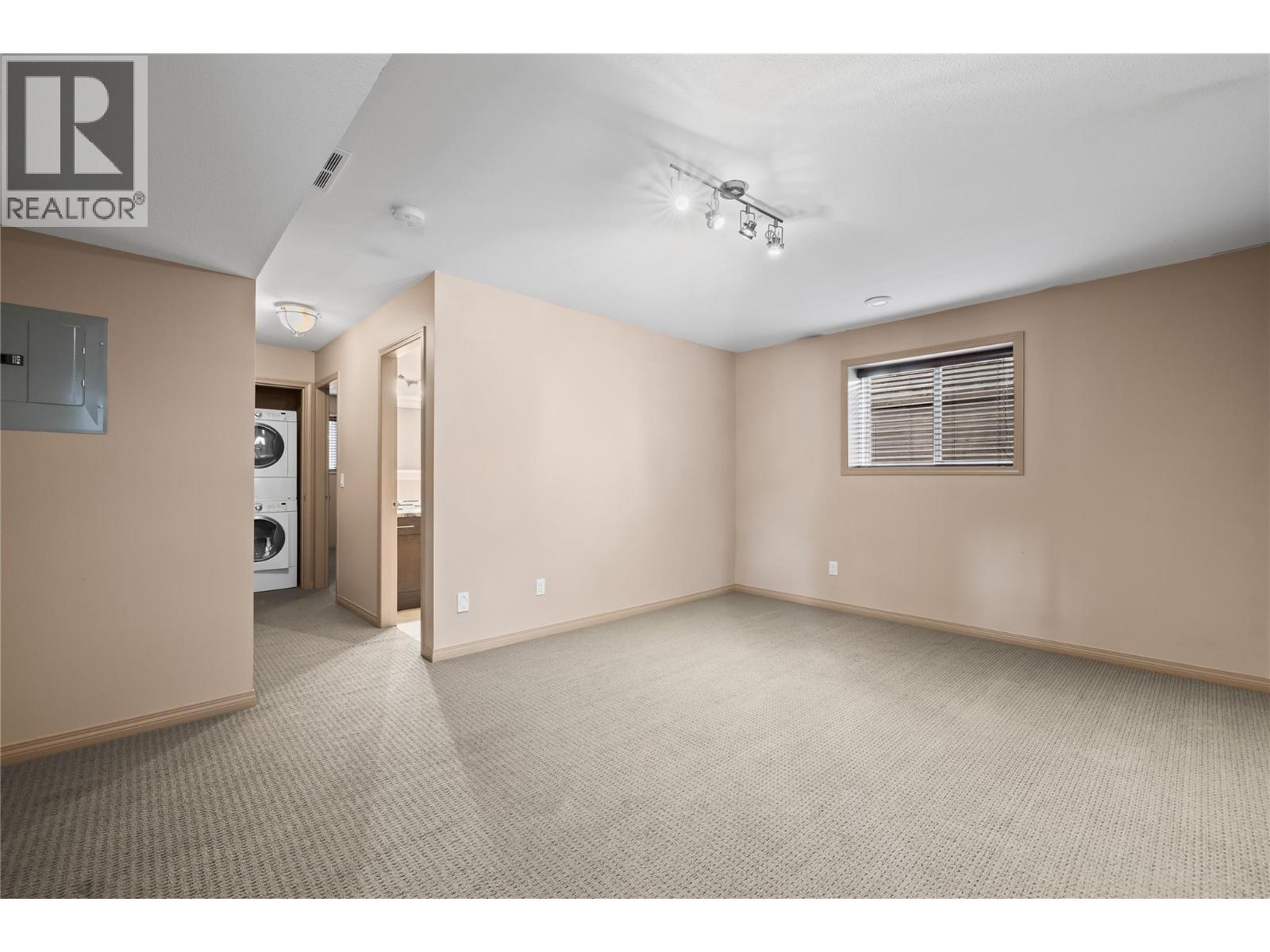 1656 MERLOT DRIVE - 32