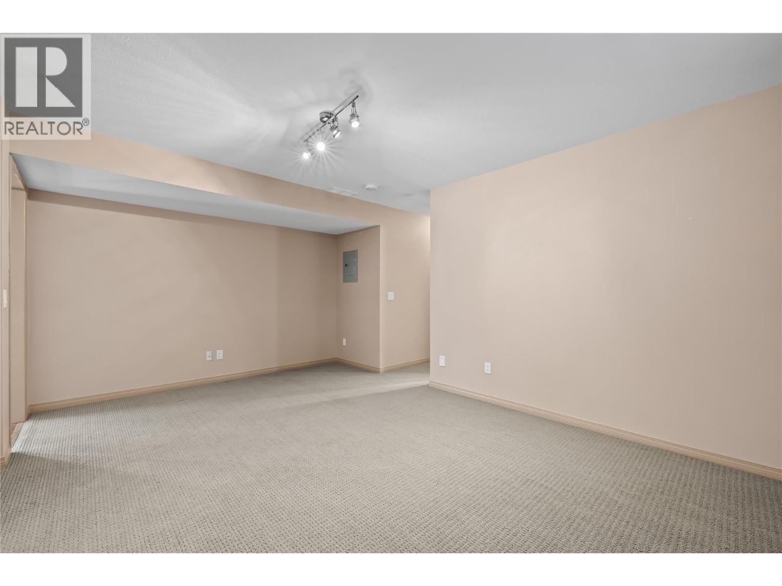 1656 MERLOT DRIVE - 34