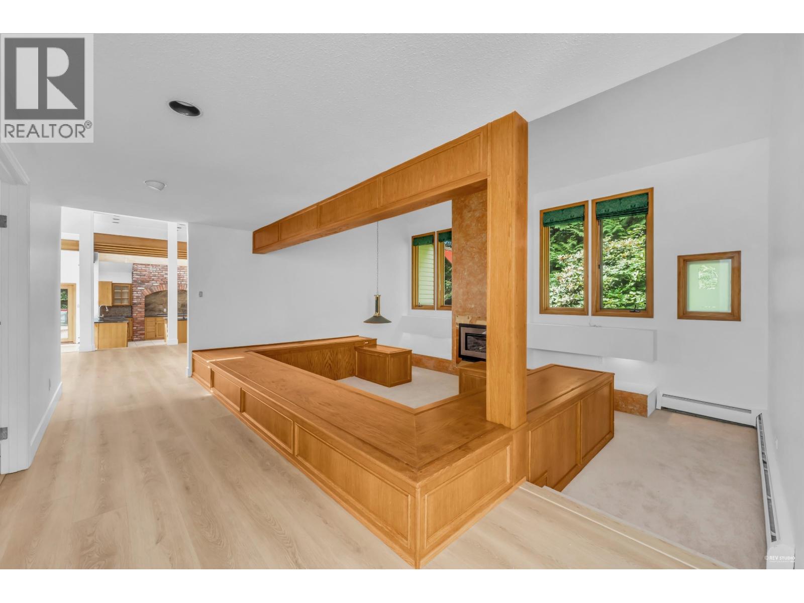 Photo 9 of 2901 Allan Road, North Vancouver BC