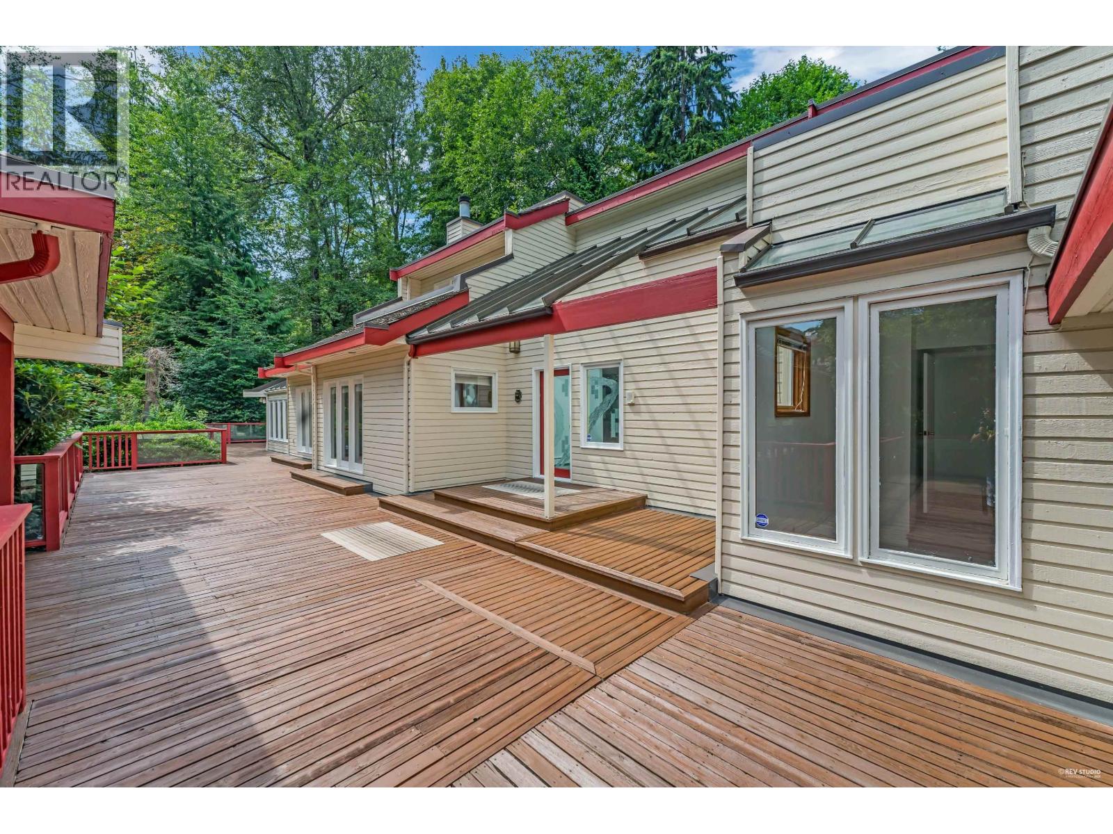 Photo 33 of 2901 Allan Road, North Vancouver BC