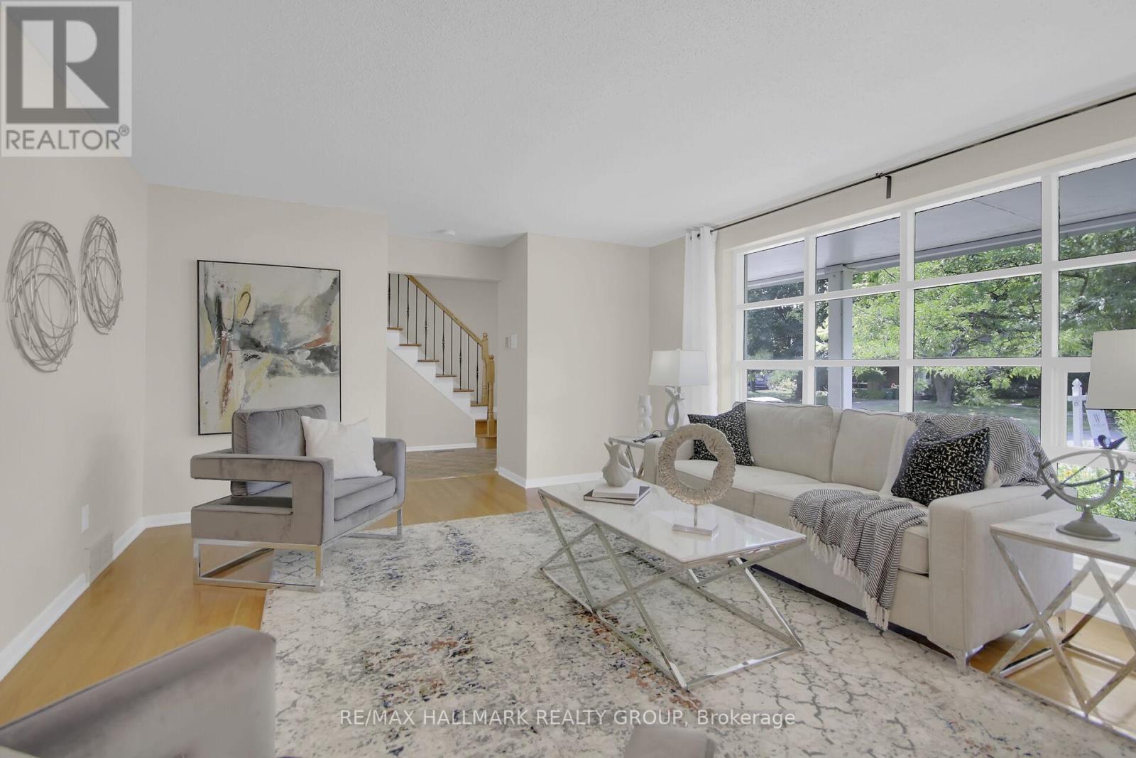 Photo 10 of 51 Charkay Street, Ottawa ON