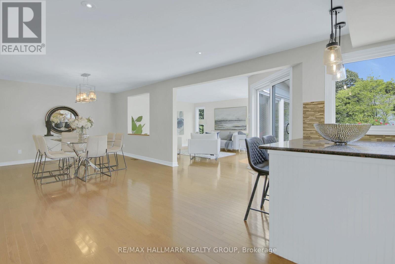 Photo 17 of 51 Charkay Street, Ottawa ON