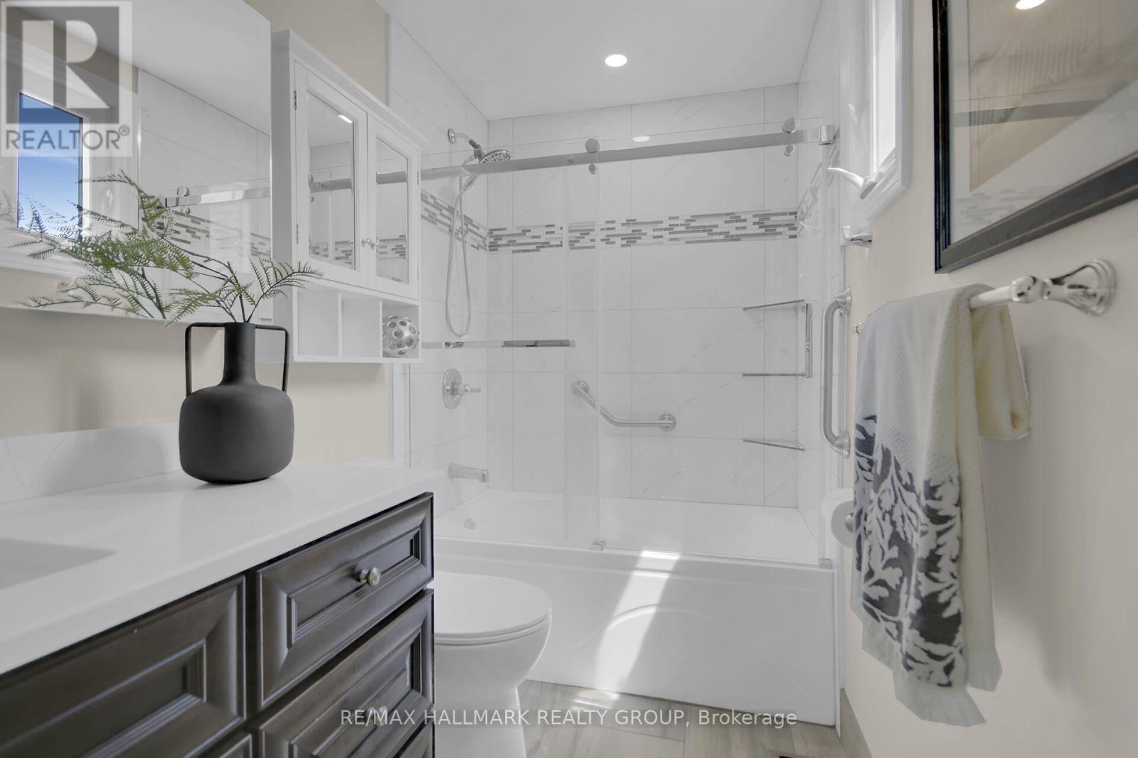 Photo 35 of 51 Charkay Street, Ottawa ON