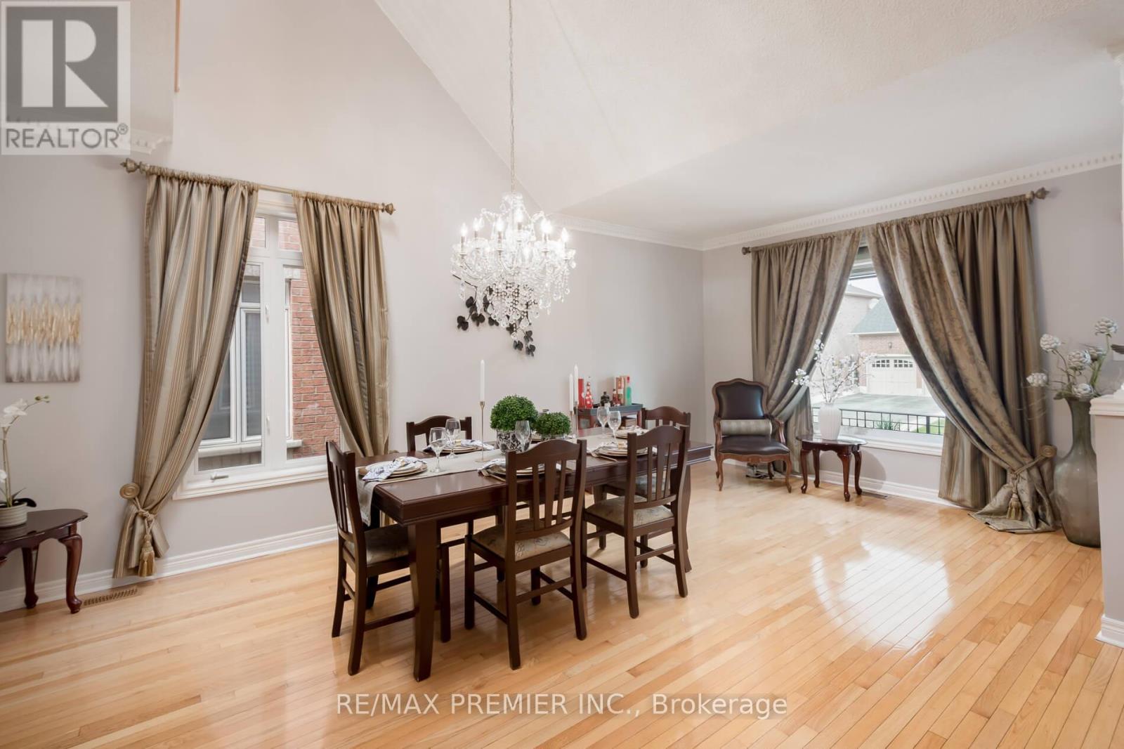 Photo 3 of 48 Braden Way, Vaughan ON