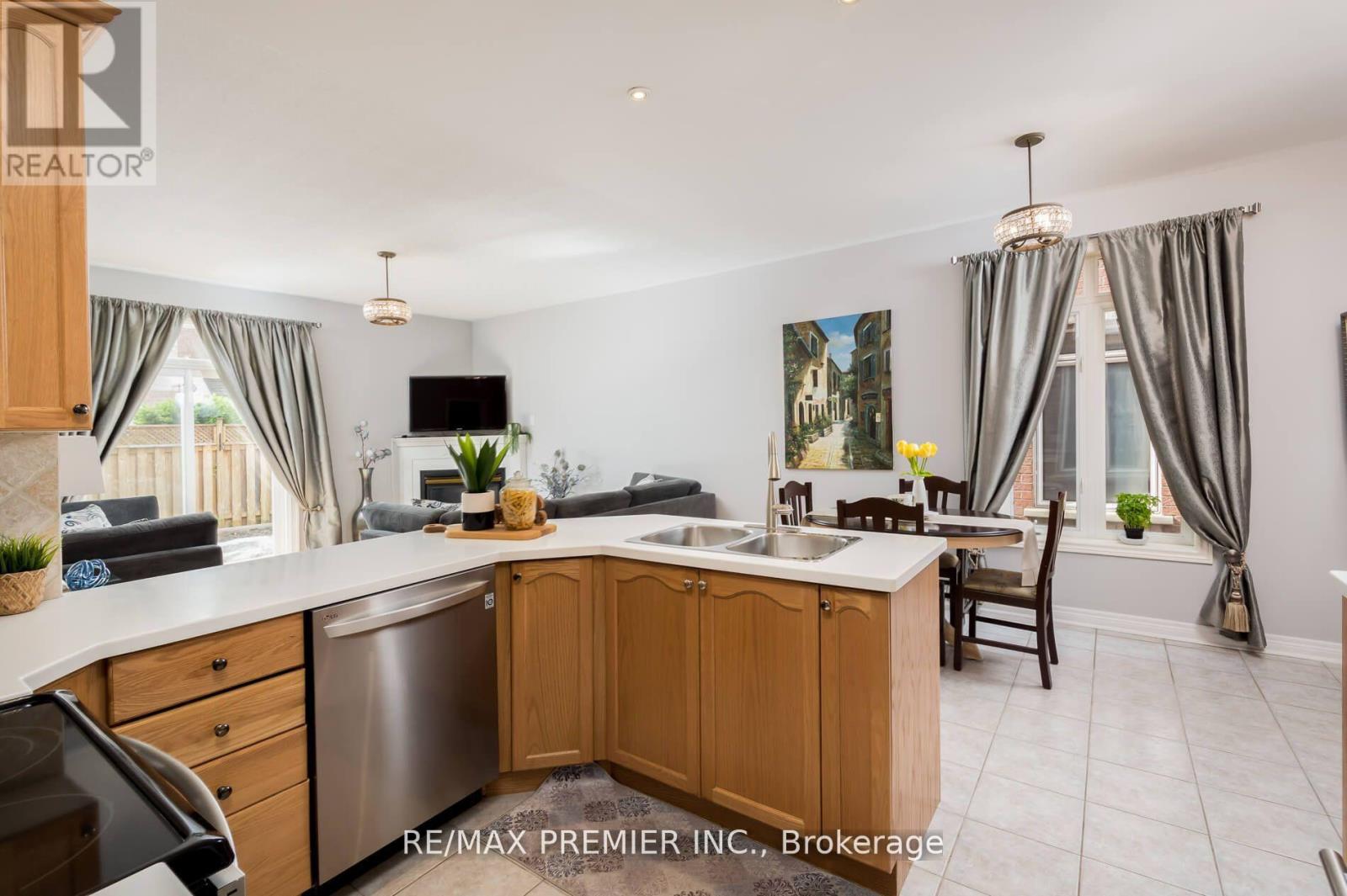 Photo 26 of 48 Braden Way, Vaughan ON