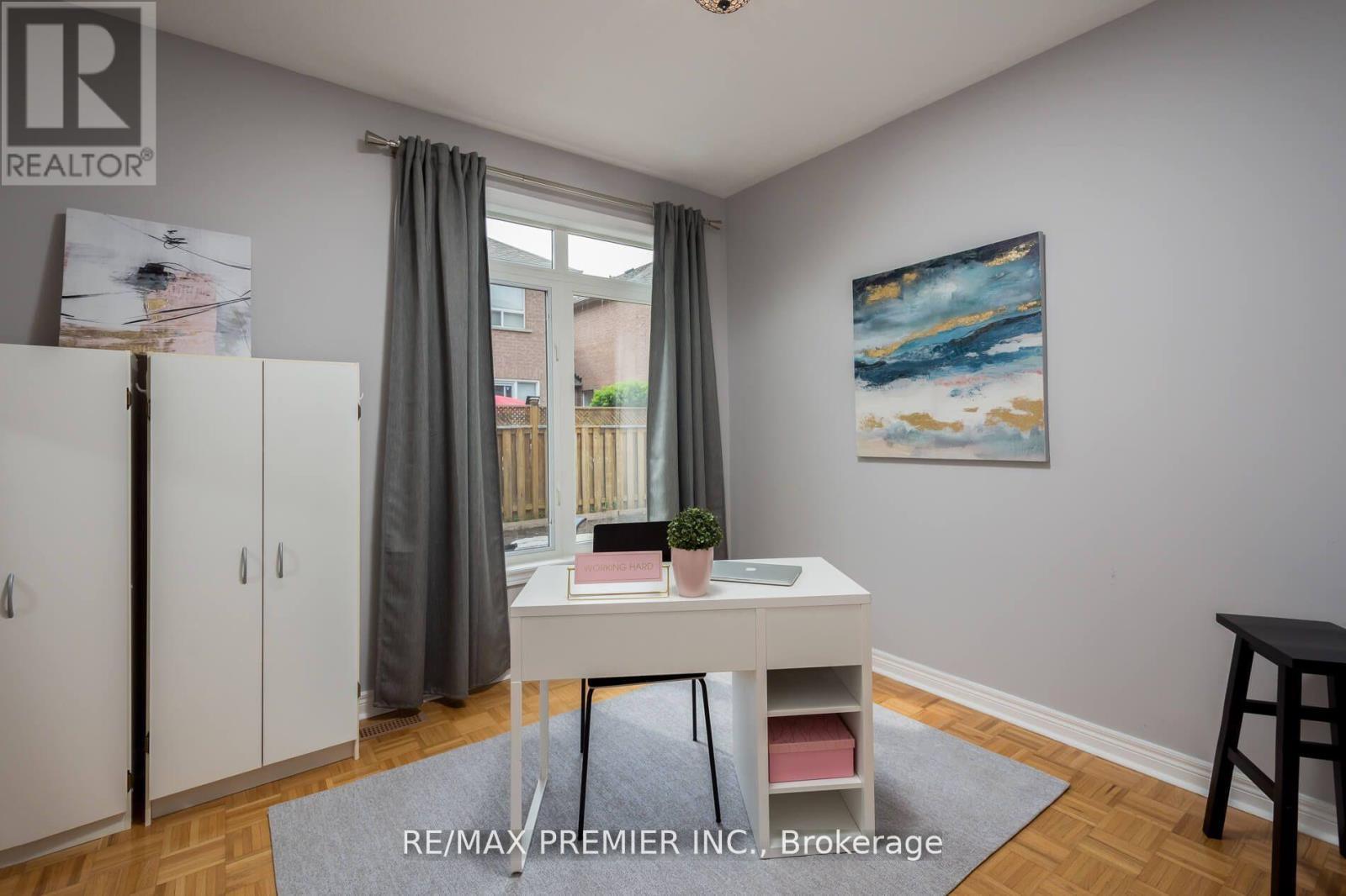 Photo 8 of 48 Braden Way, Vaughan ON