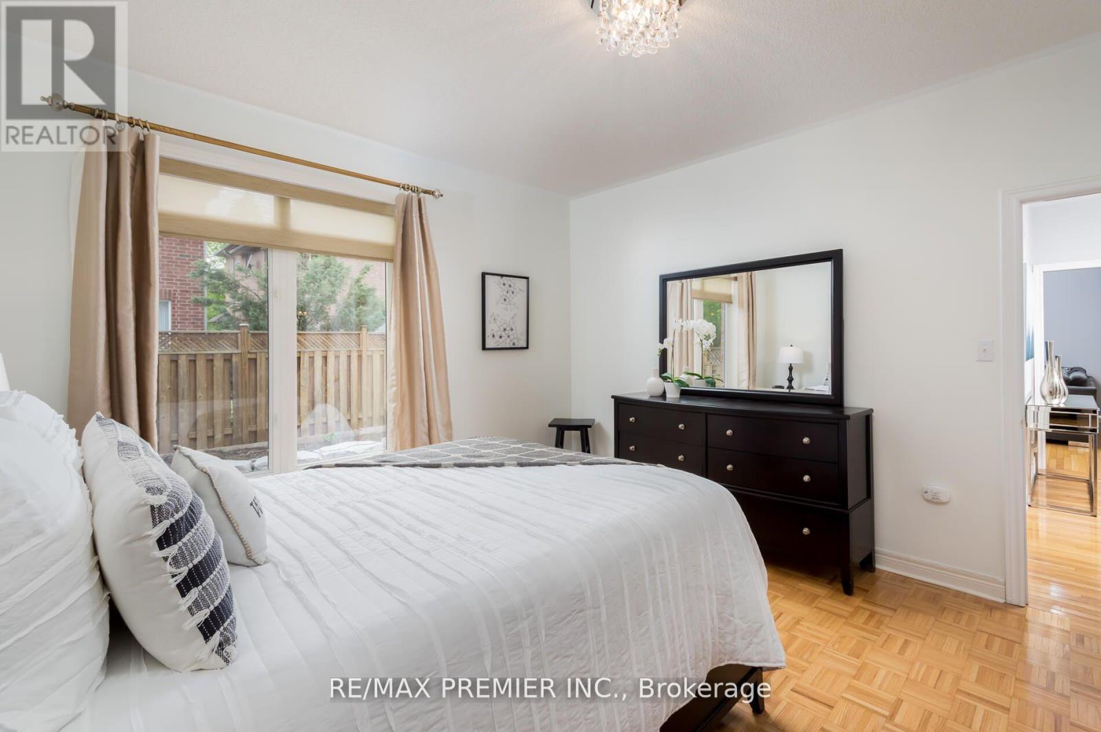 Photo 15 of 48 Braden Way, Vaughan ON