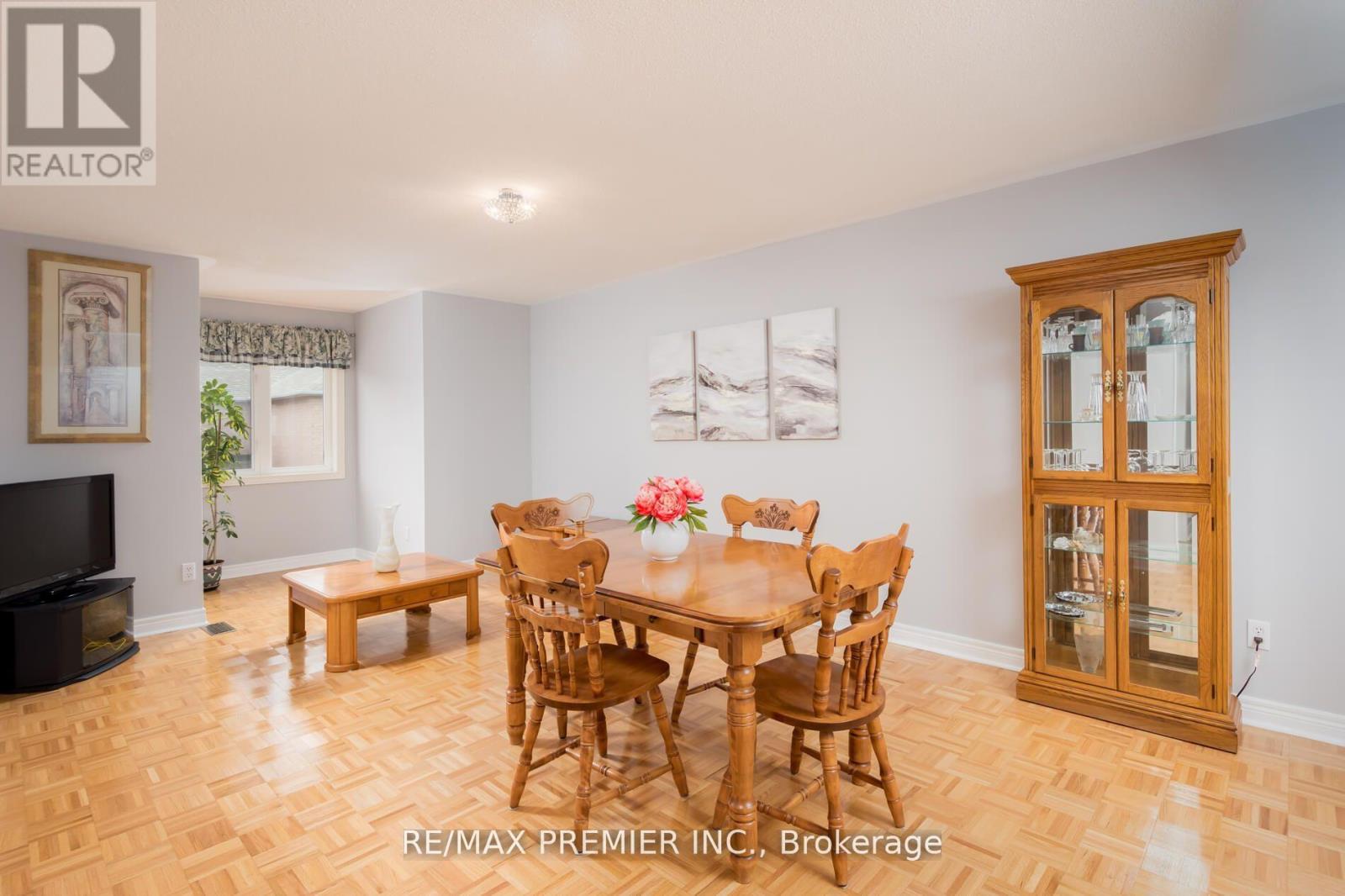 Photo 13 of 48 Braden Way, Vaughan ON