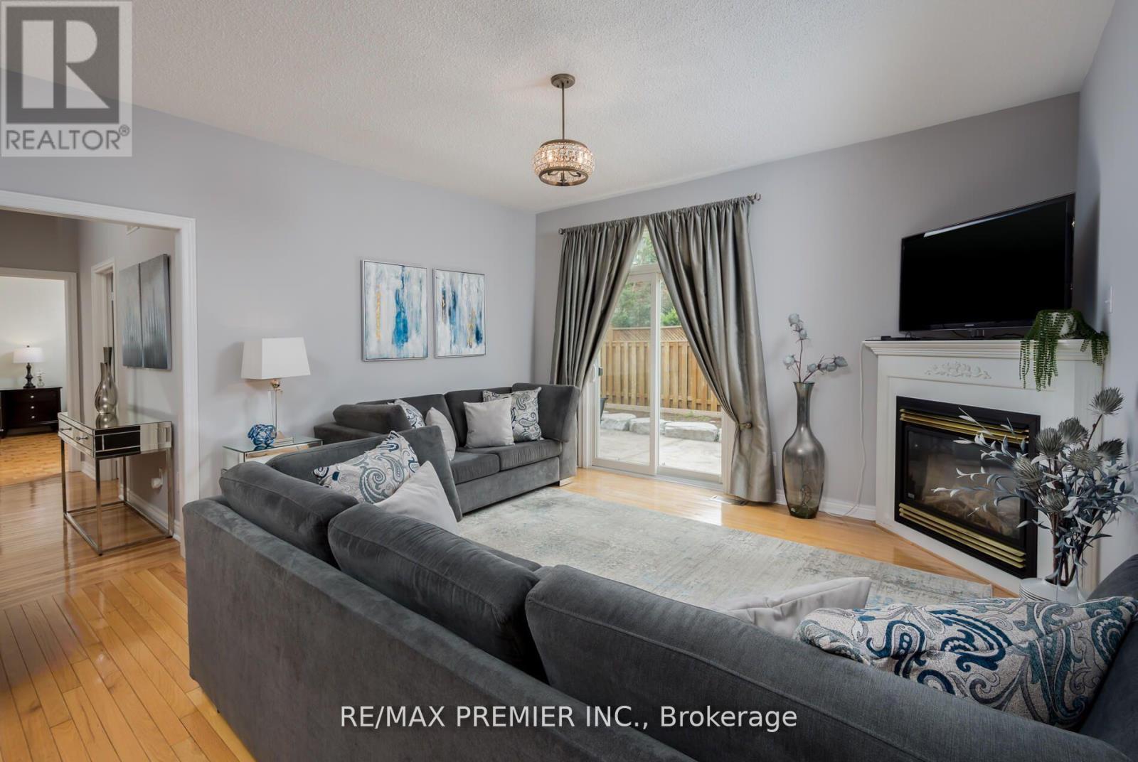 Photo 17 of 48 Braden Way, Vaughan ON