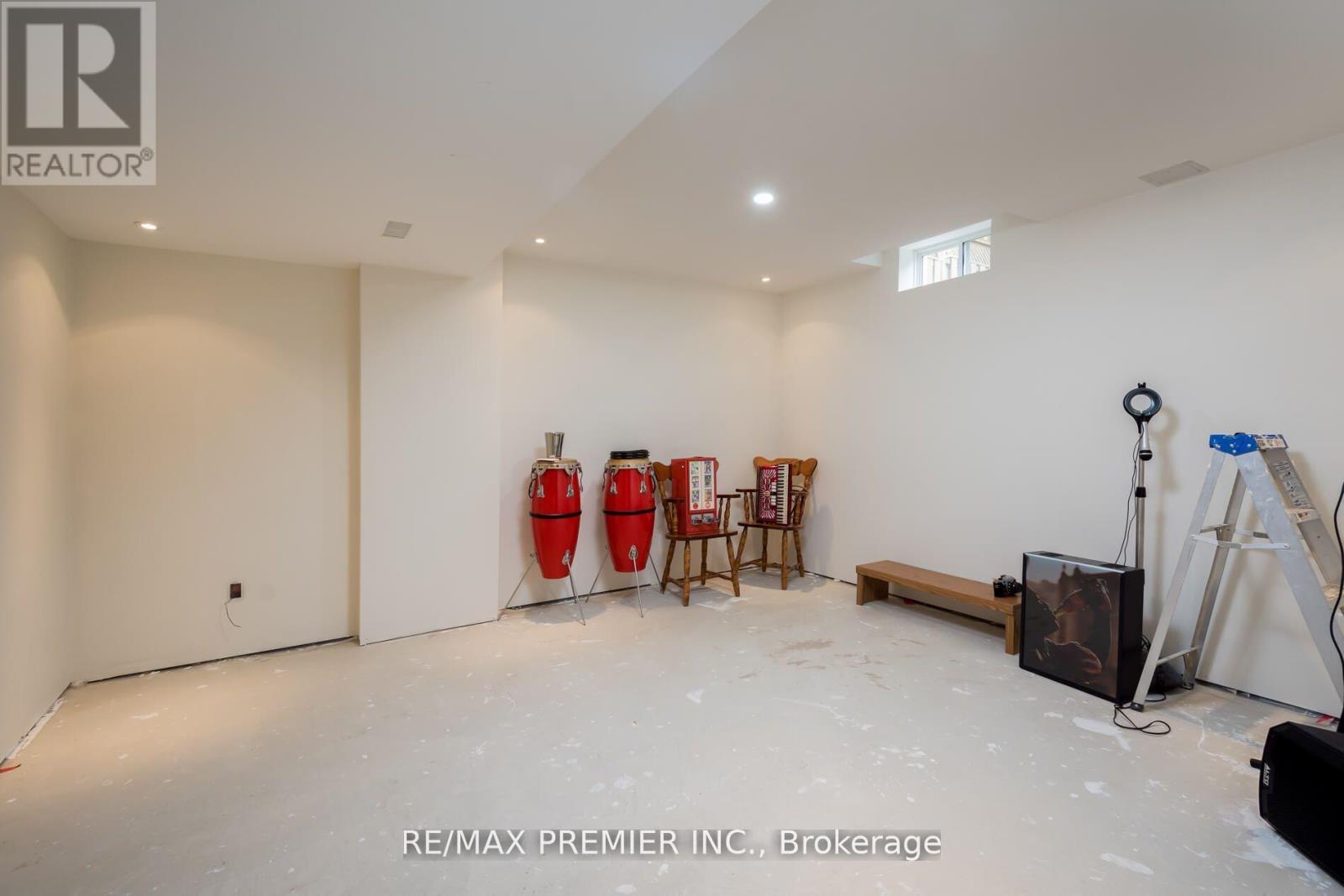 Photo 24 of 48 Braden Way, Vaughan ON