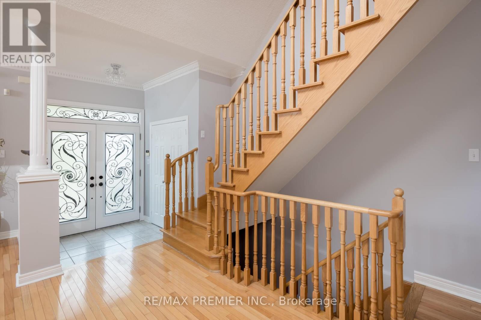 Photo 2 of 48 Braden Way, Vaughan ON