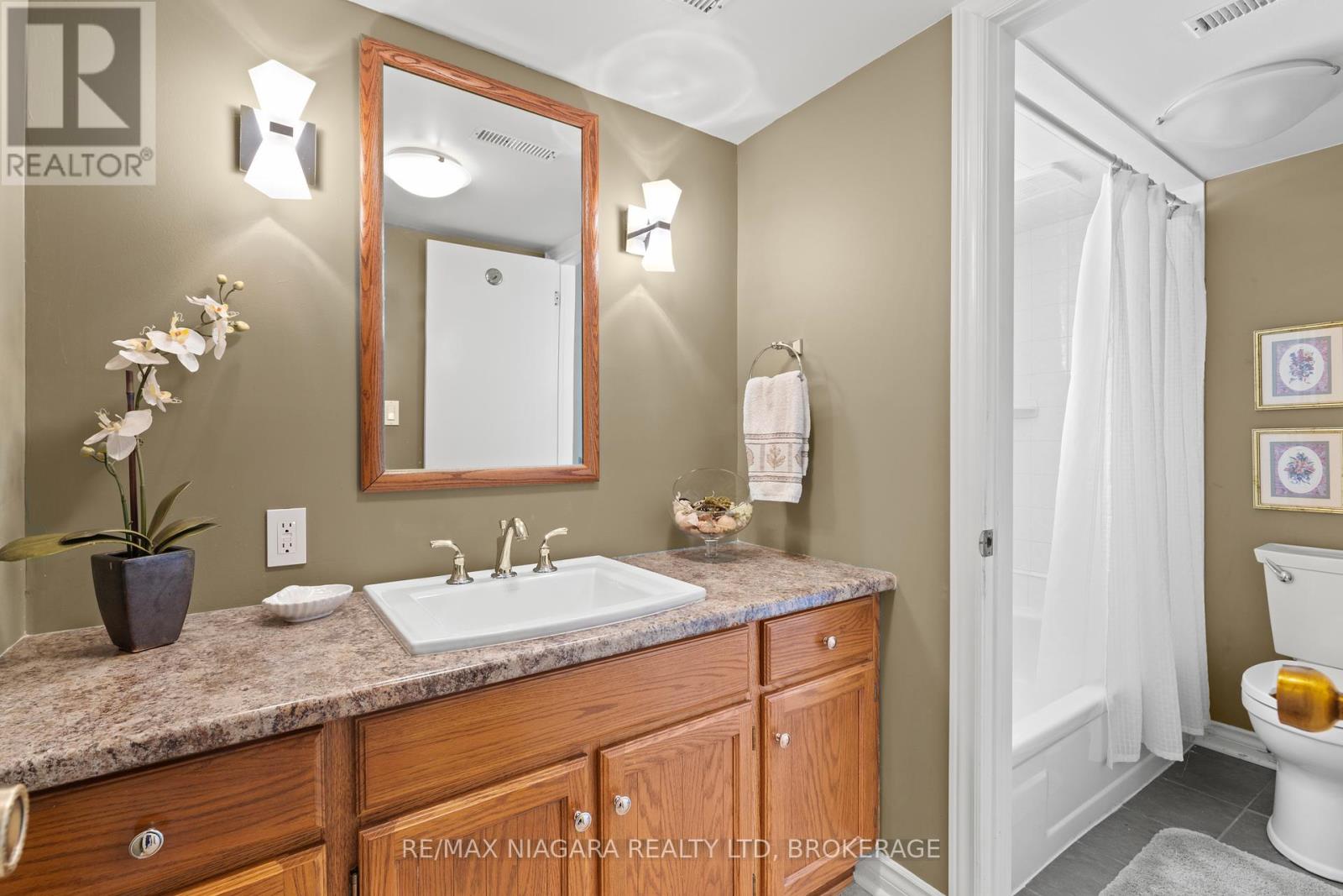 Photo 26 of 472 Geneva Street, St Catharines ON