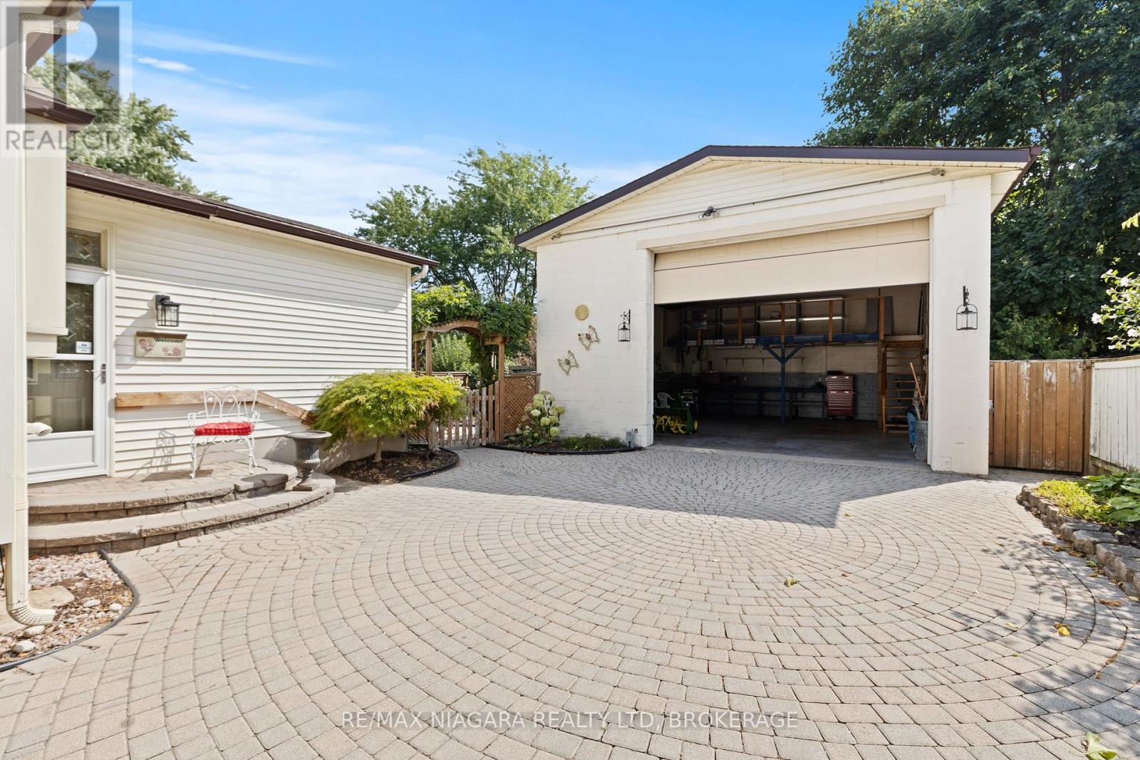 Photo 32 of 472 Geneva Street, St Catharines ON