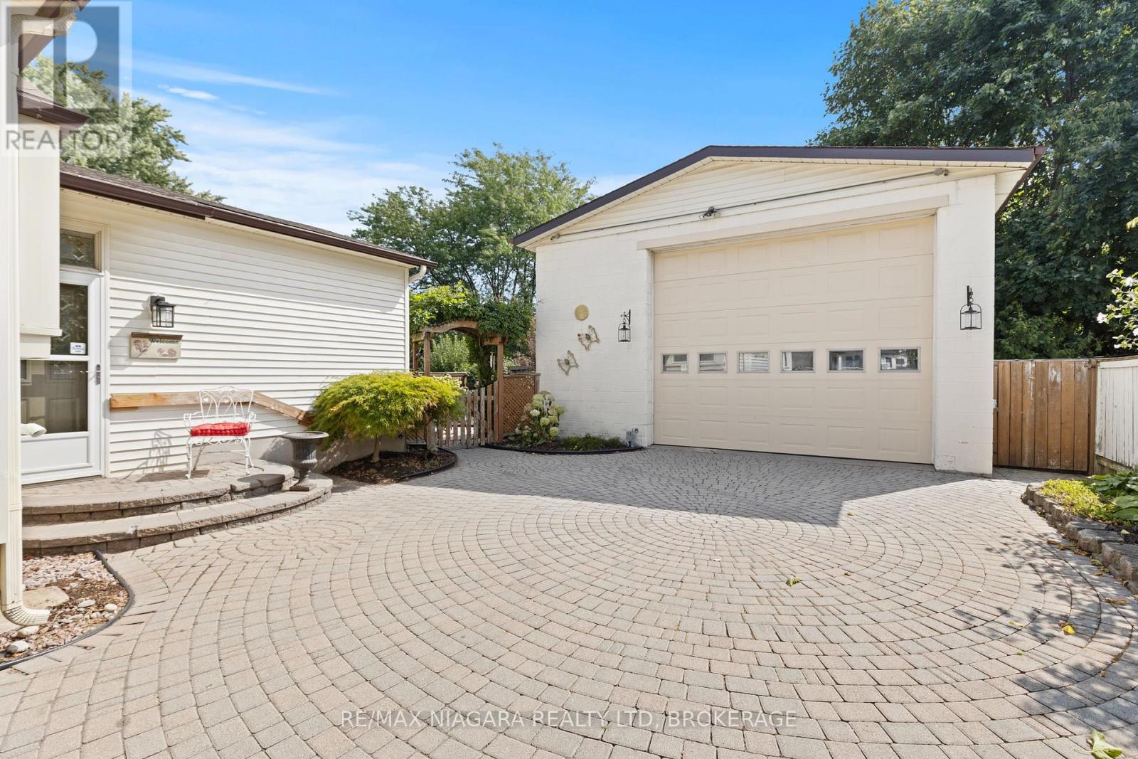 Photo 33 of 472 Geneva Street, St Catharines ON