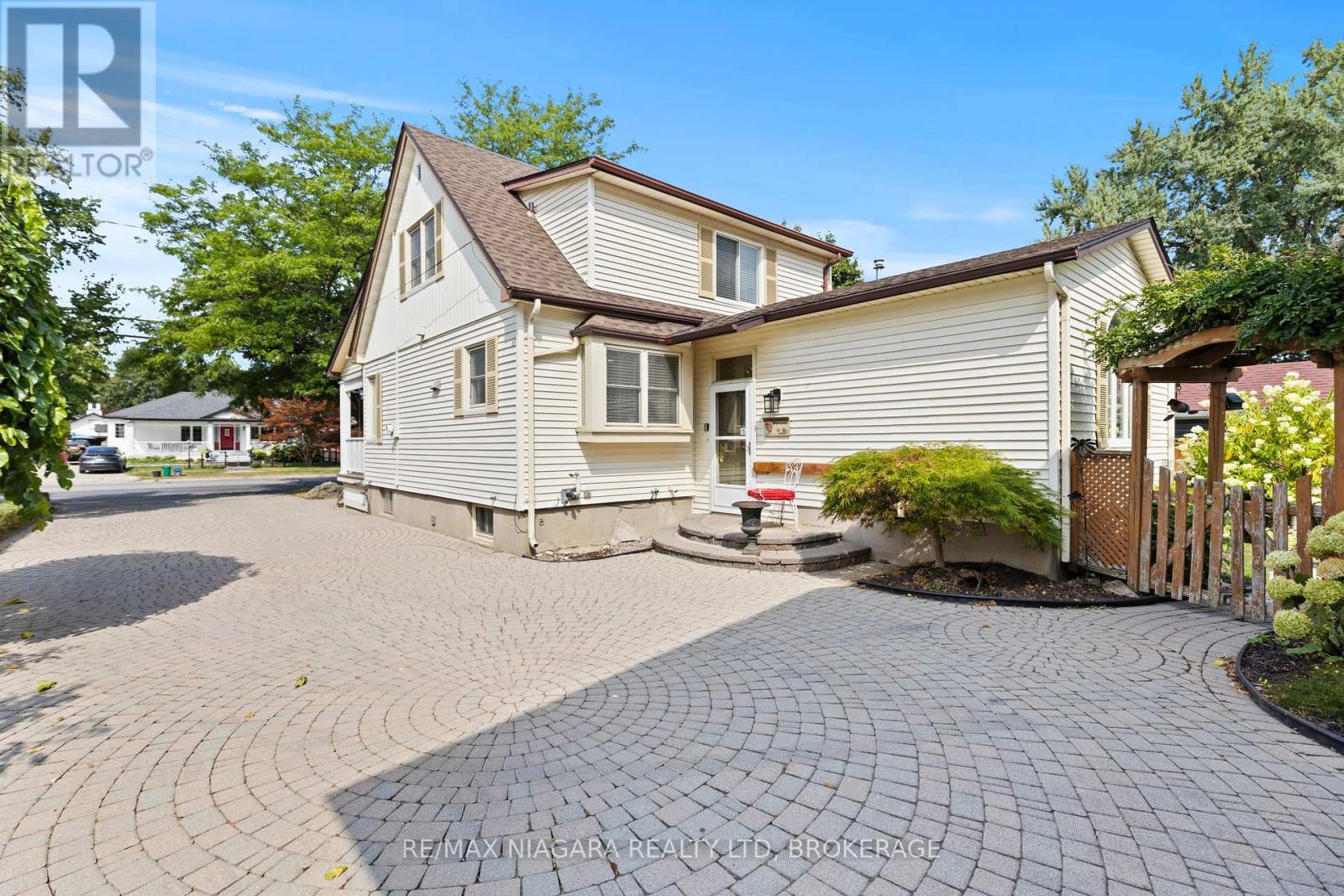 Photo 35 of 472 Geneva Street, St Catharines ON