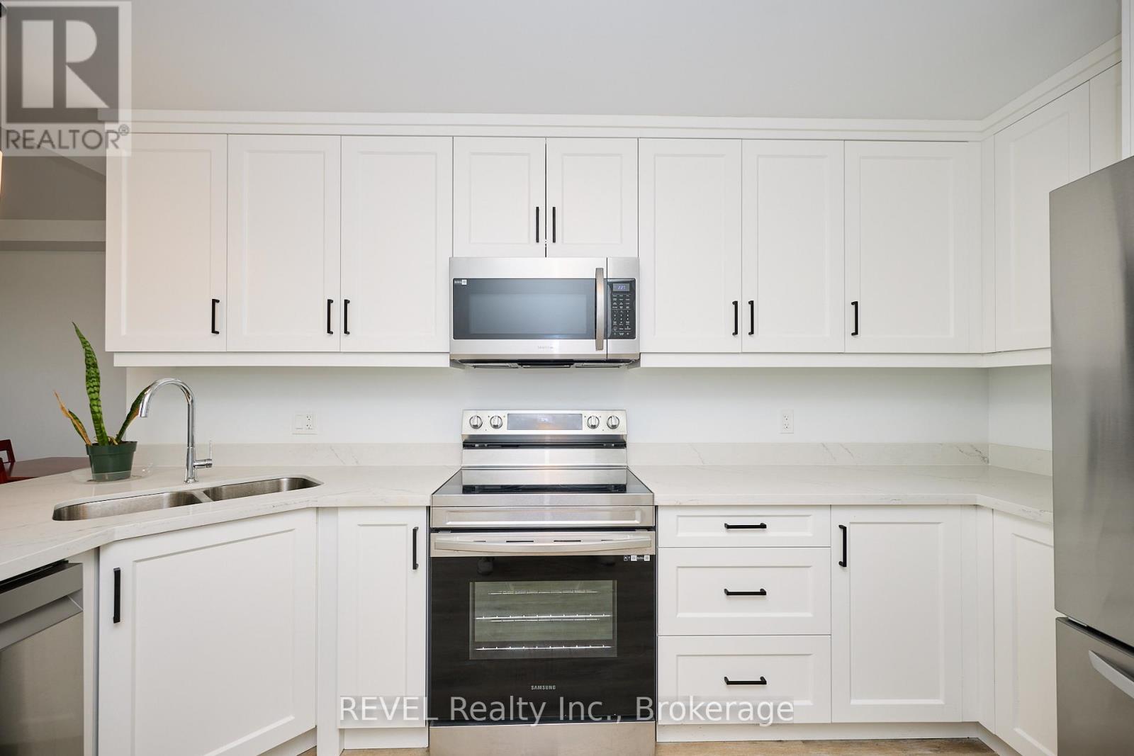 Photo 4 of 305 300 B Fourth Avenue, St Catharines ON