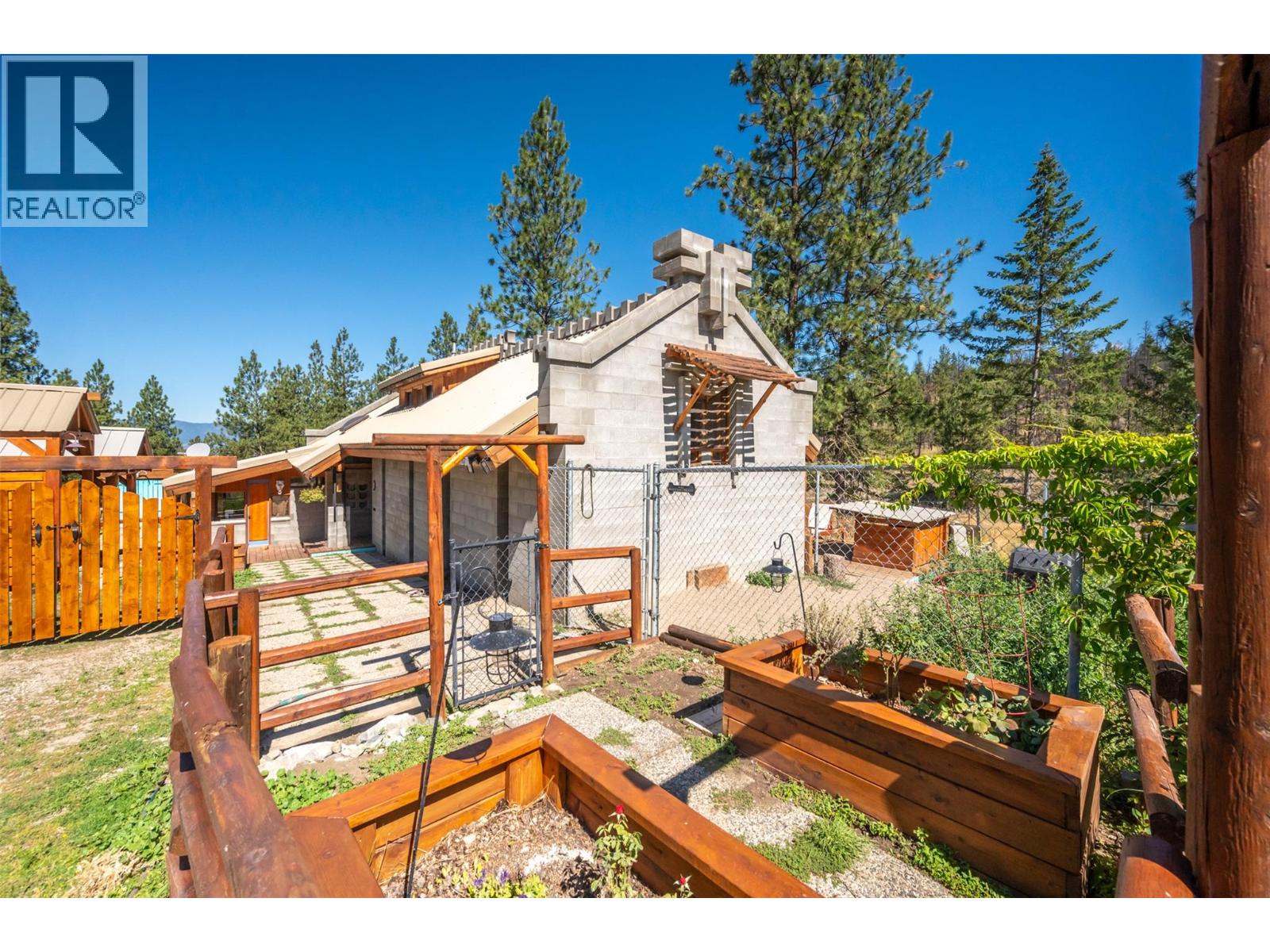 156 Porcupine Place, Oliver