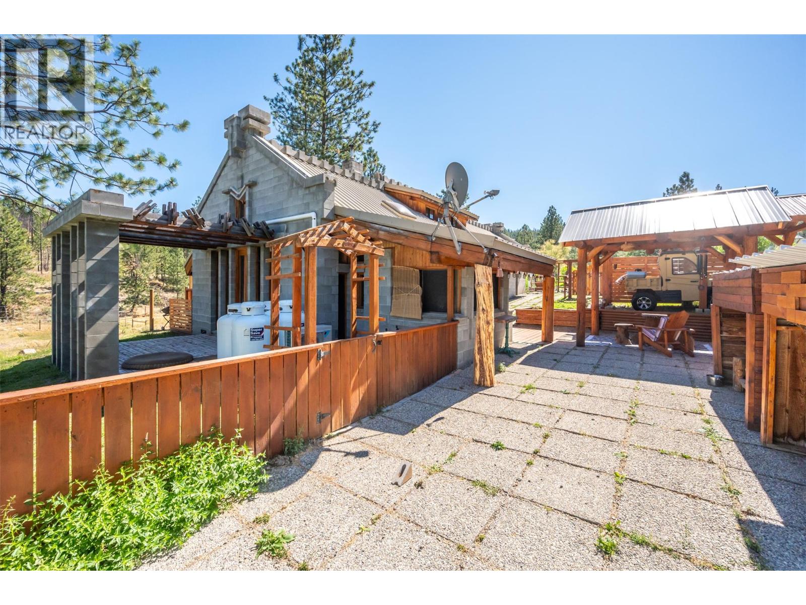 156 Porcupine Place, Oliver