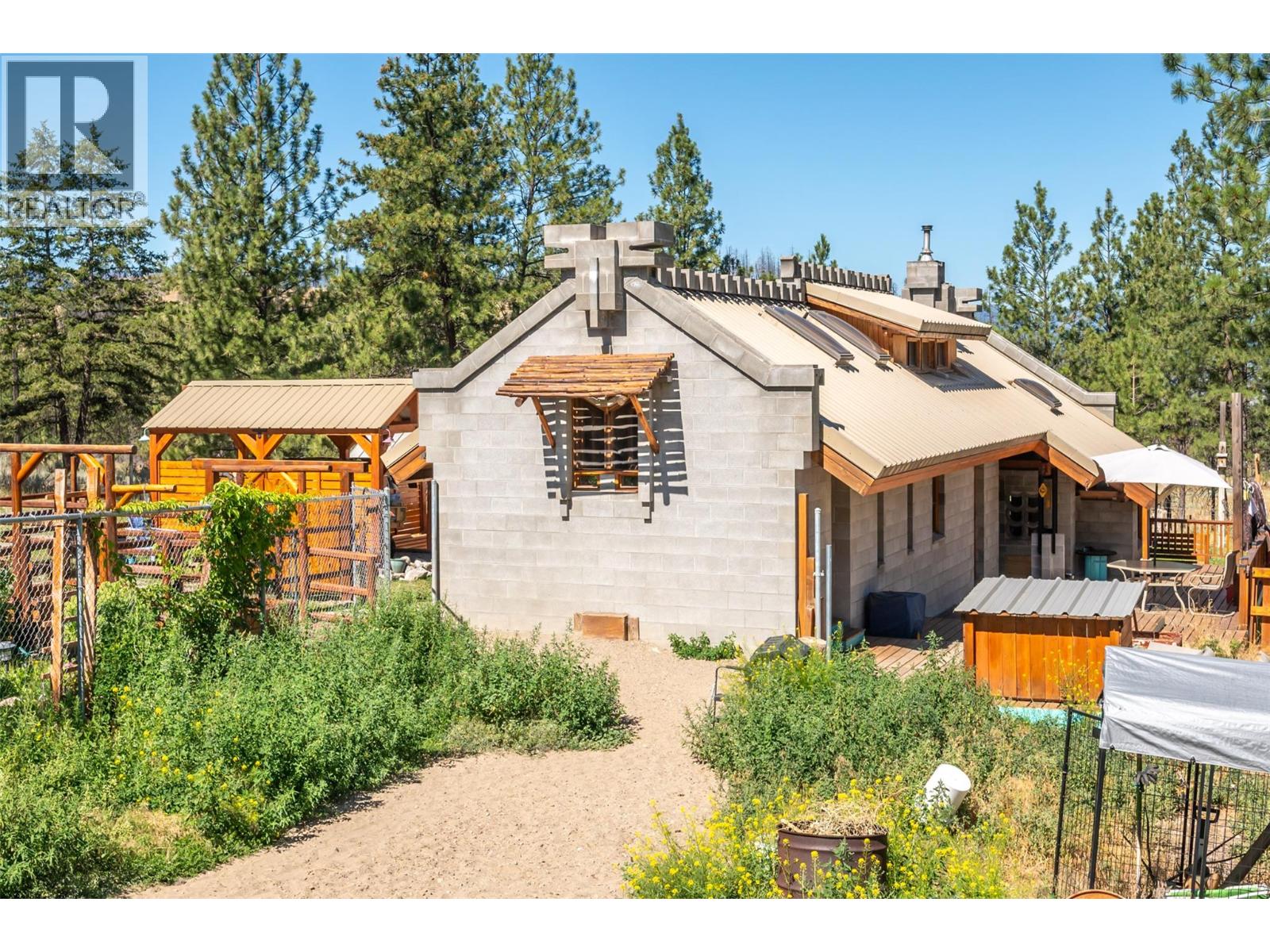 156 Porcupine Place, Oliver