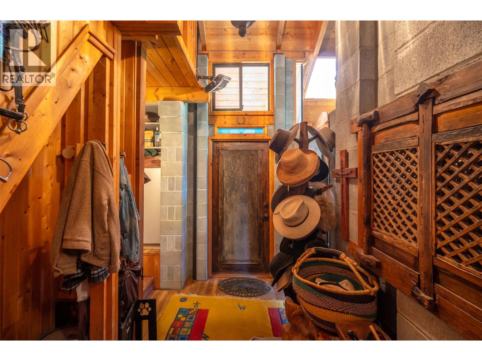 156 Porcupine Place, Oliver