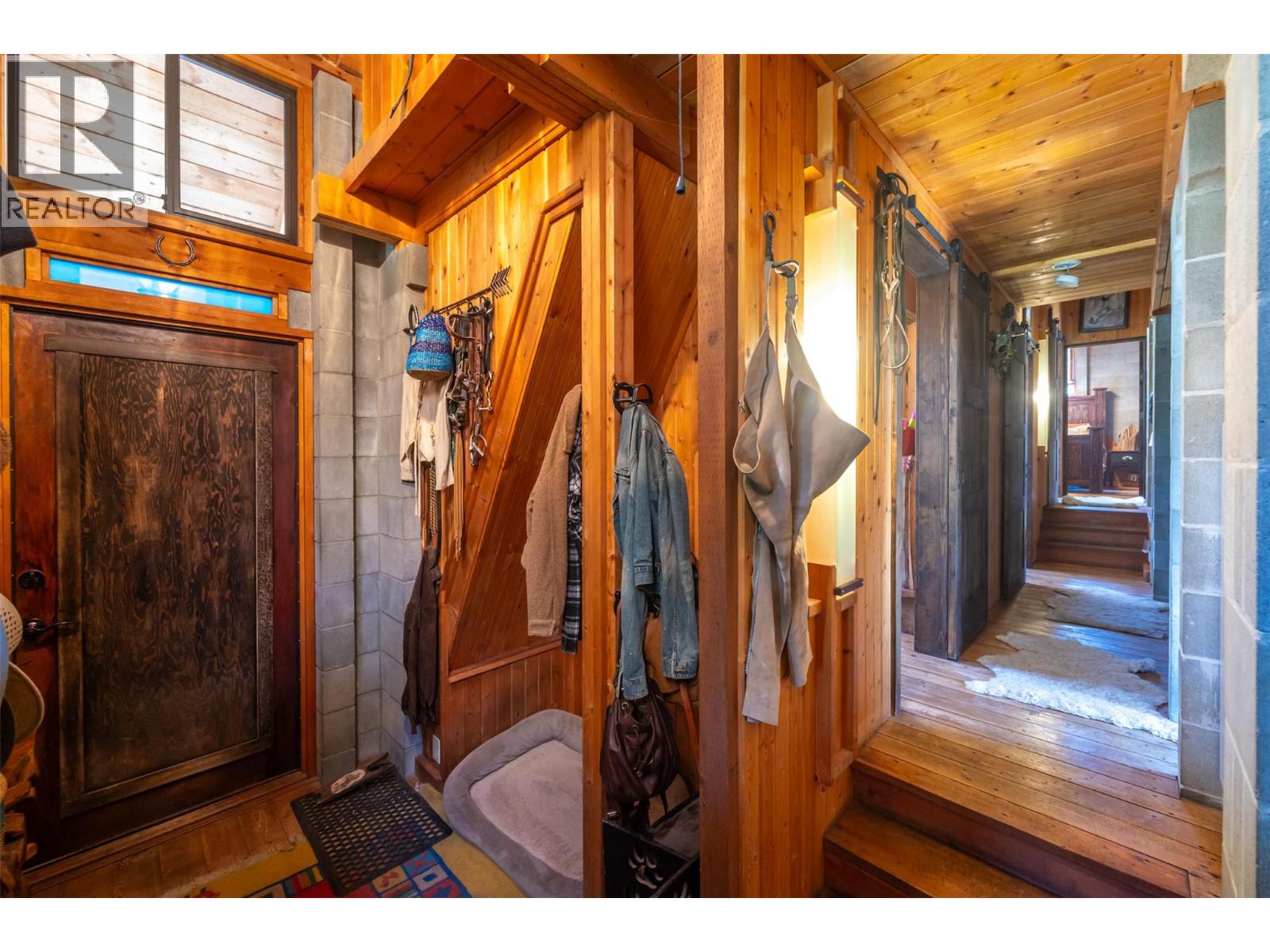 156 Porcupine Place, Oliver