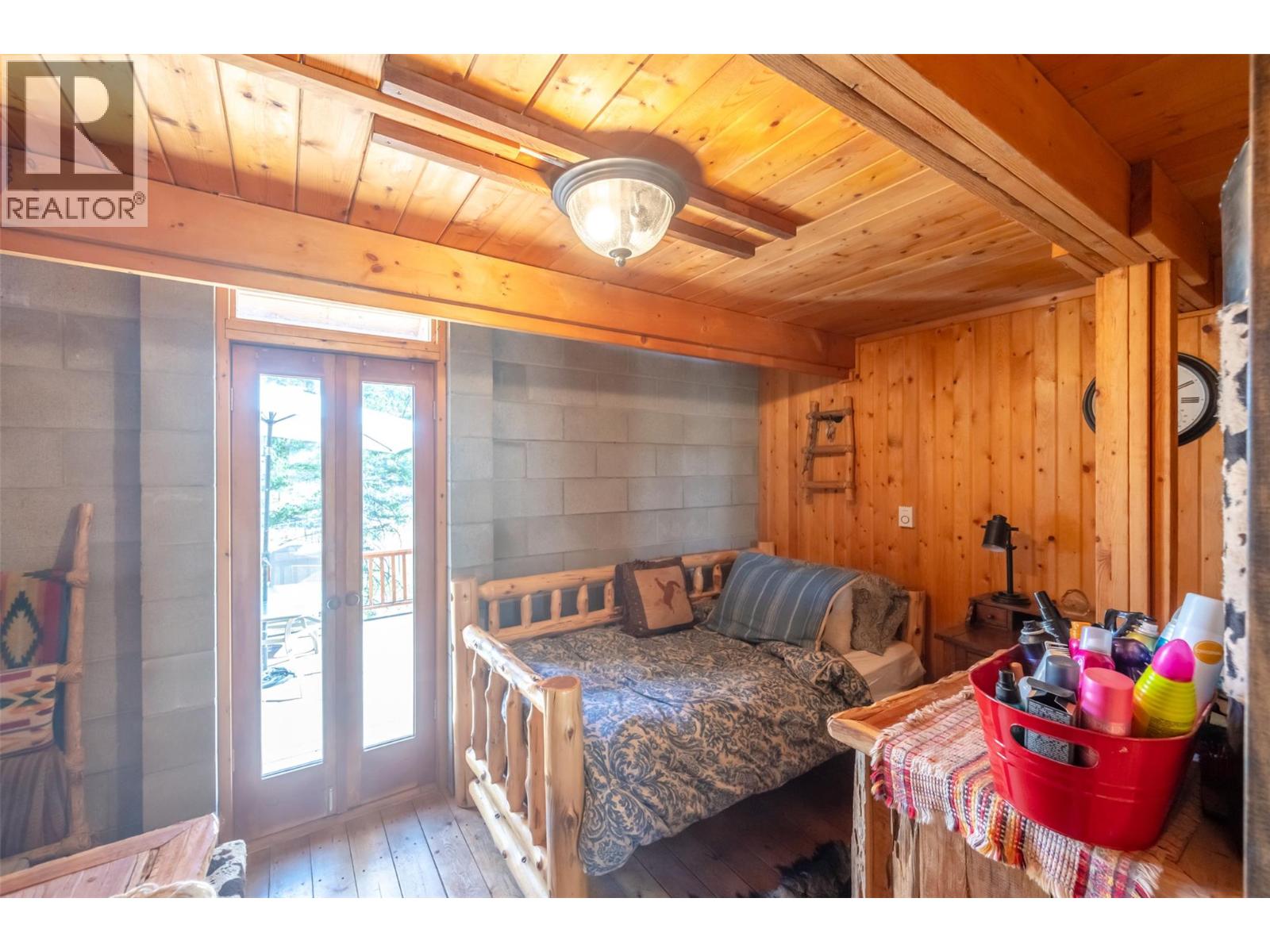 156 Porcupine Place, Oliver