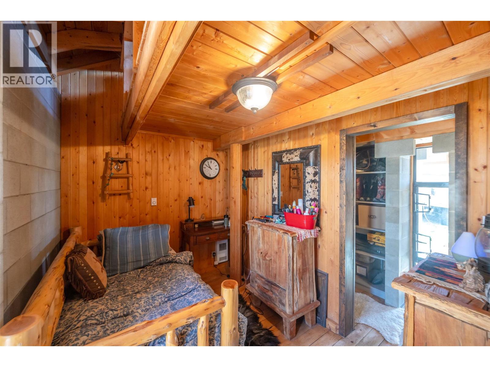 156 Porcupine Place, Oliver