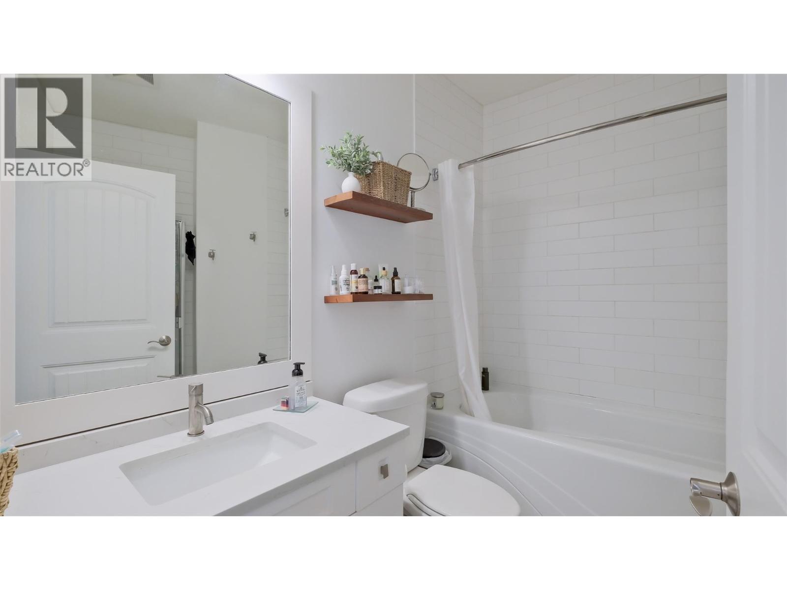 2102 4042 Pritchard Drive, West Kelowna