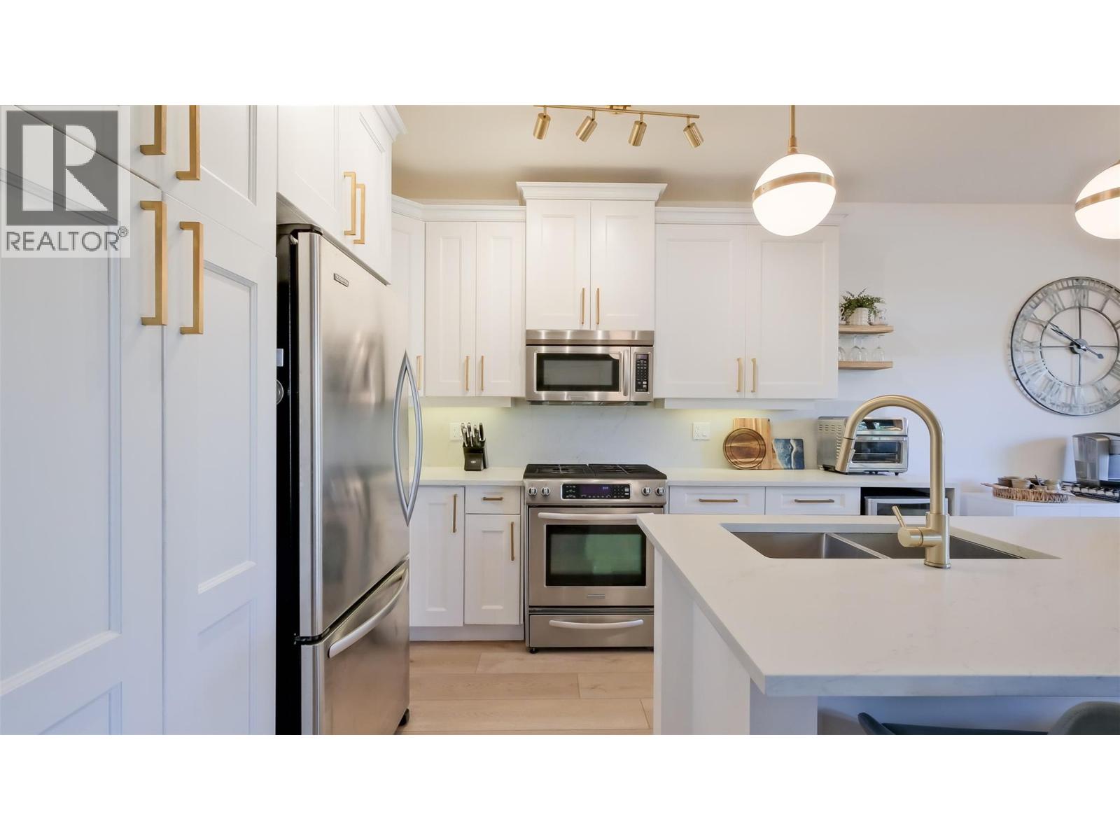 2102 4042 Pritchard Drive, West Kelowna