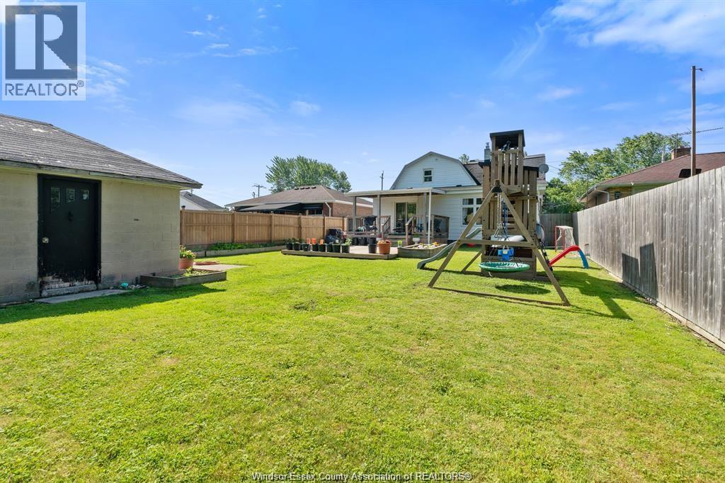 Photo 3 of 12422 Mcnorton Street, Tecumseh ON