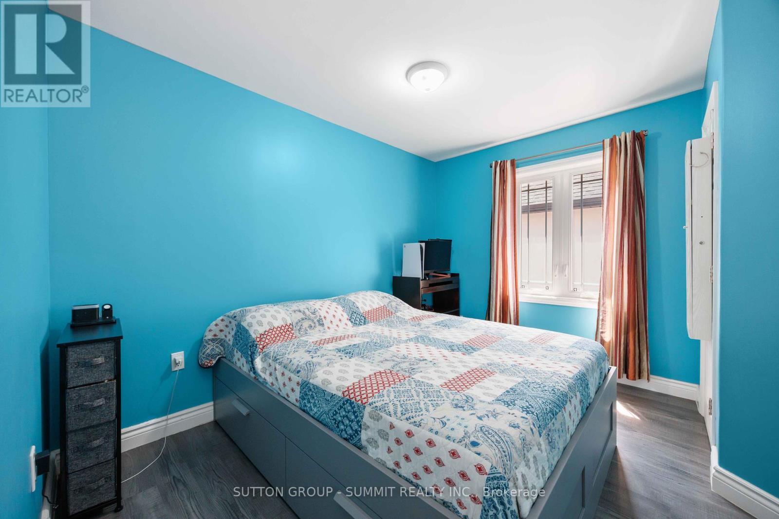 Photo 14 of 405 Gilbert Avenue, Toronto ON