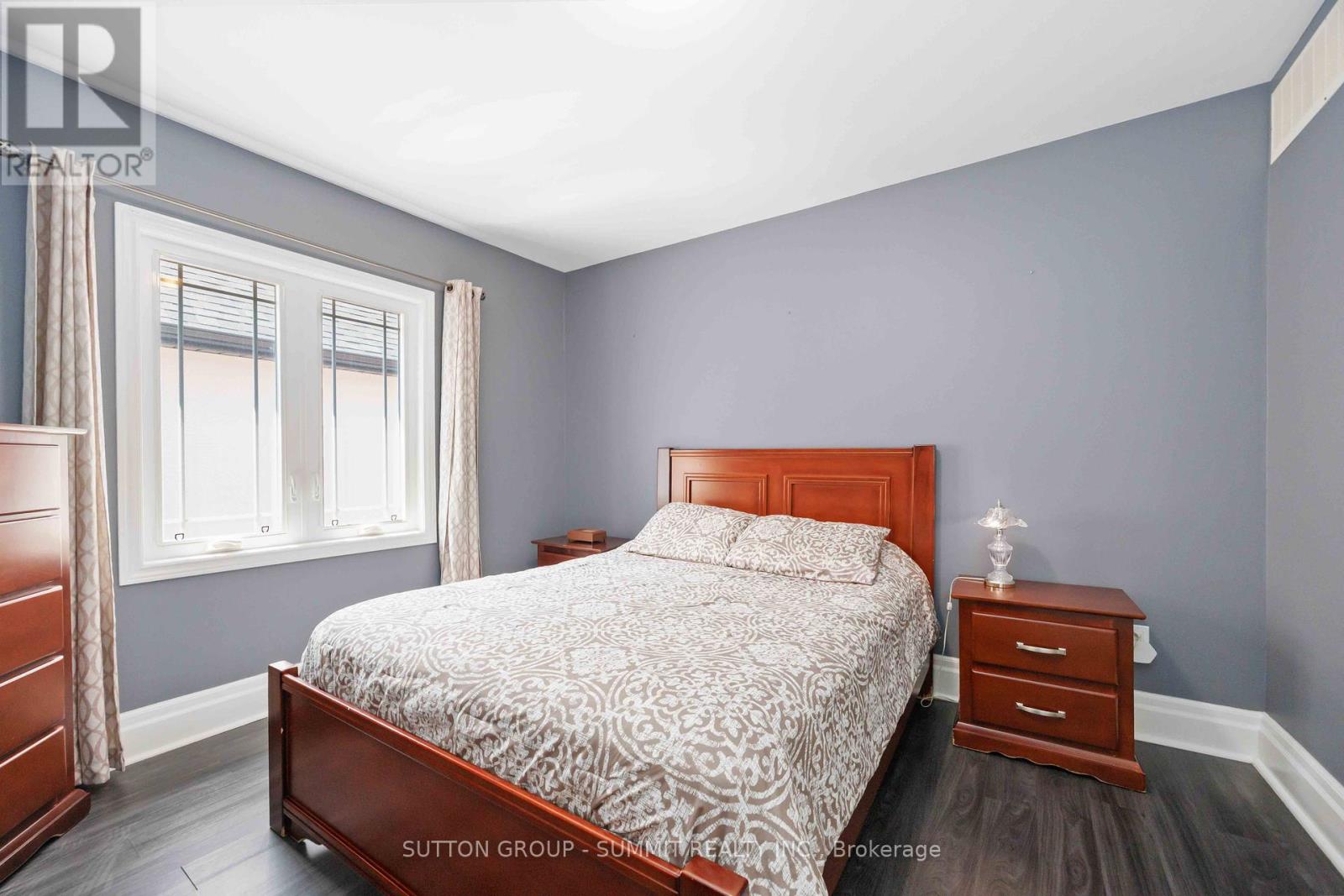Photo 16 of 405 Gilbert Avenue, Toronto ON