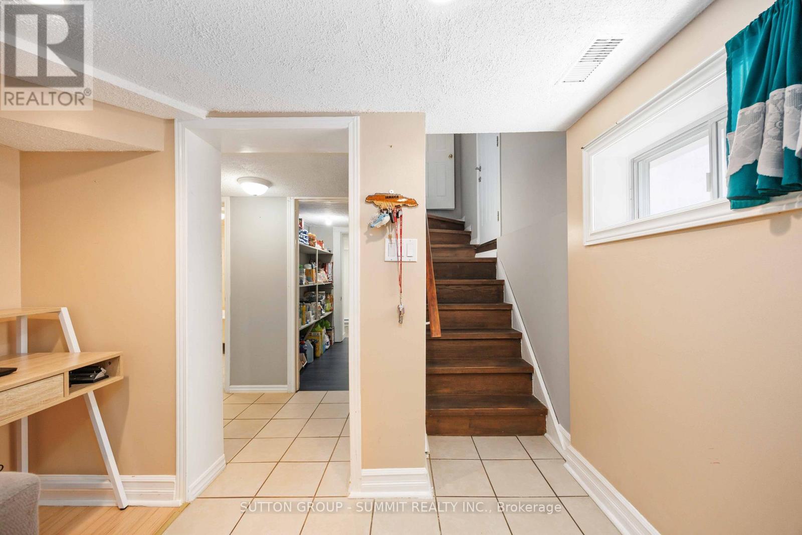 Photo 19 of 405 Gilbert Avenue, Toronto ON