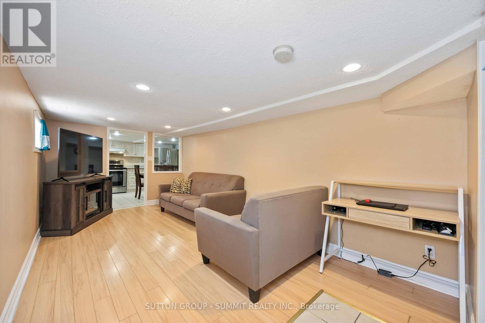 Photo 20 of 405 Gilbert Avenue, Toronto ON