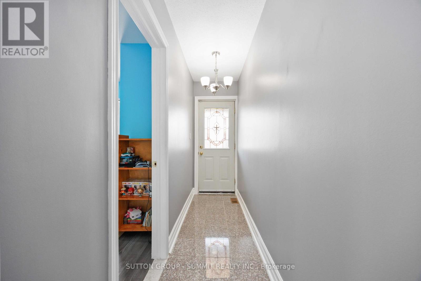 Photo 3 of 405 Gilbert Avenue, Toronto ON