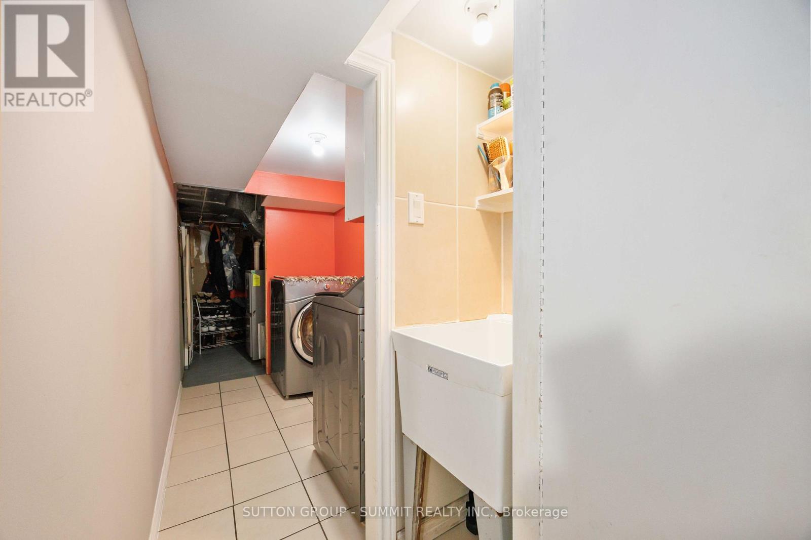 Photo 30 of 405 Gilbert Avenue, Toronto ON