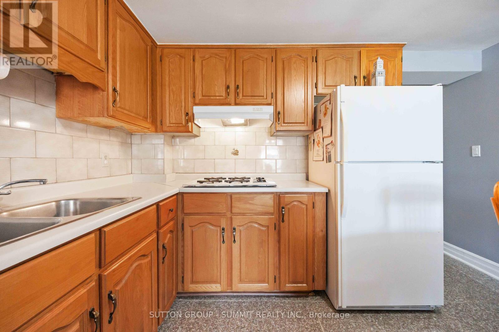 Photo 9 of 405 Gilbert Avenue, Toronto ON