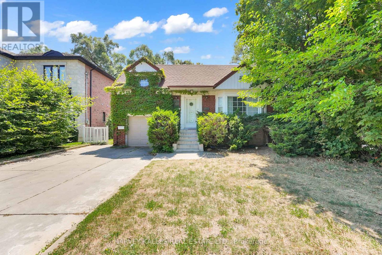 Photo 1 of 547 Douglas Avenue, Toronto ON
