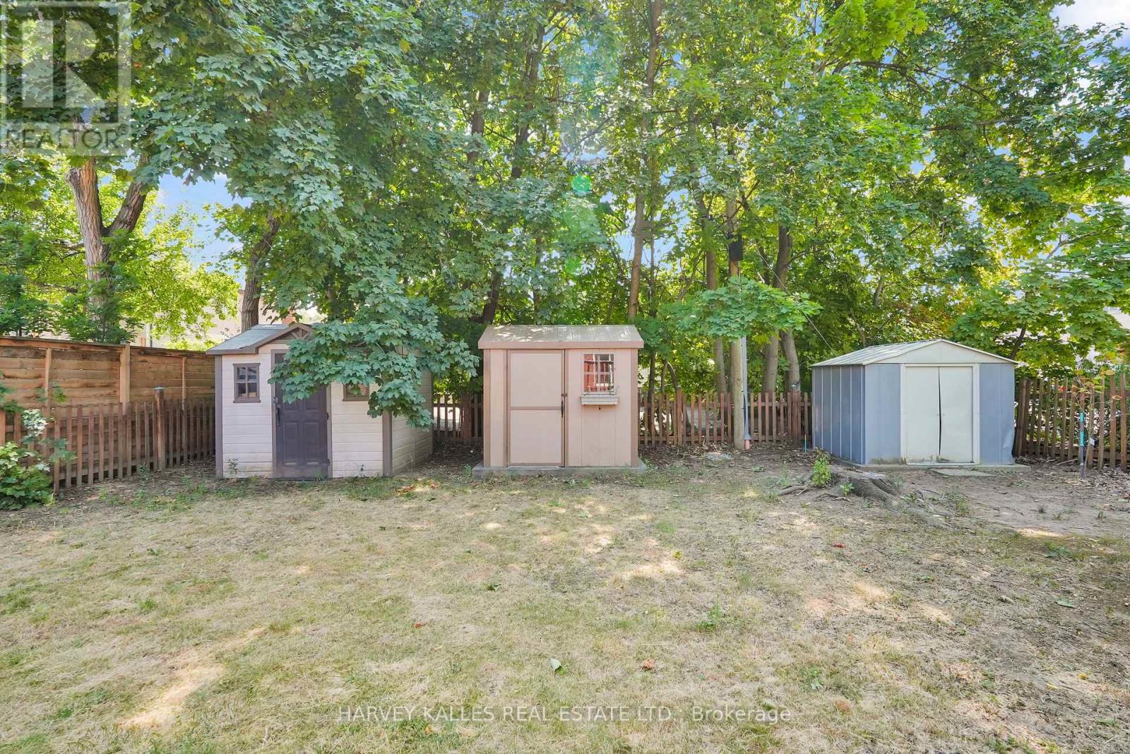 Photo 11 of 547 Douglas Avenue, Toronto ON