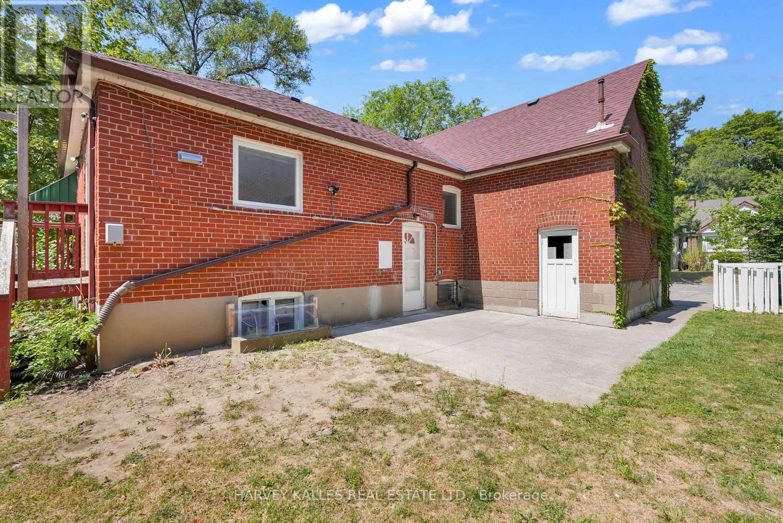 Photo 19 of 547 Douglas Avenue, Toronto ON