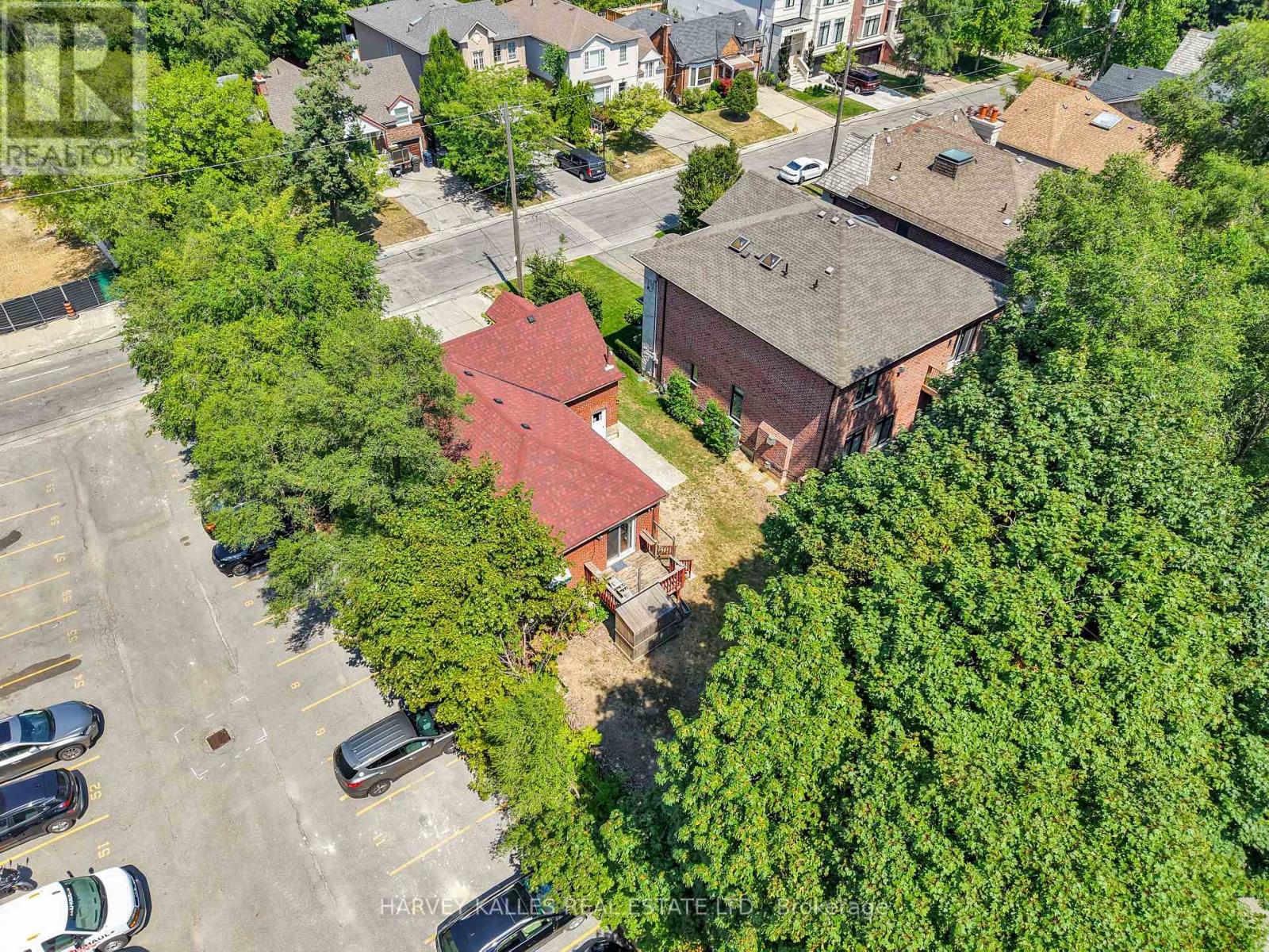 Photo 21 of 547 Douglas Avenue, Toronto ON