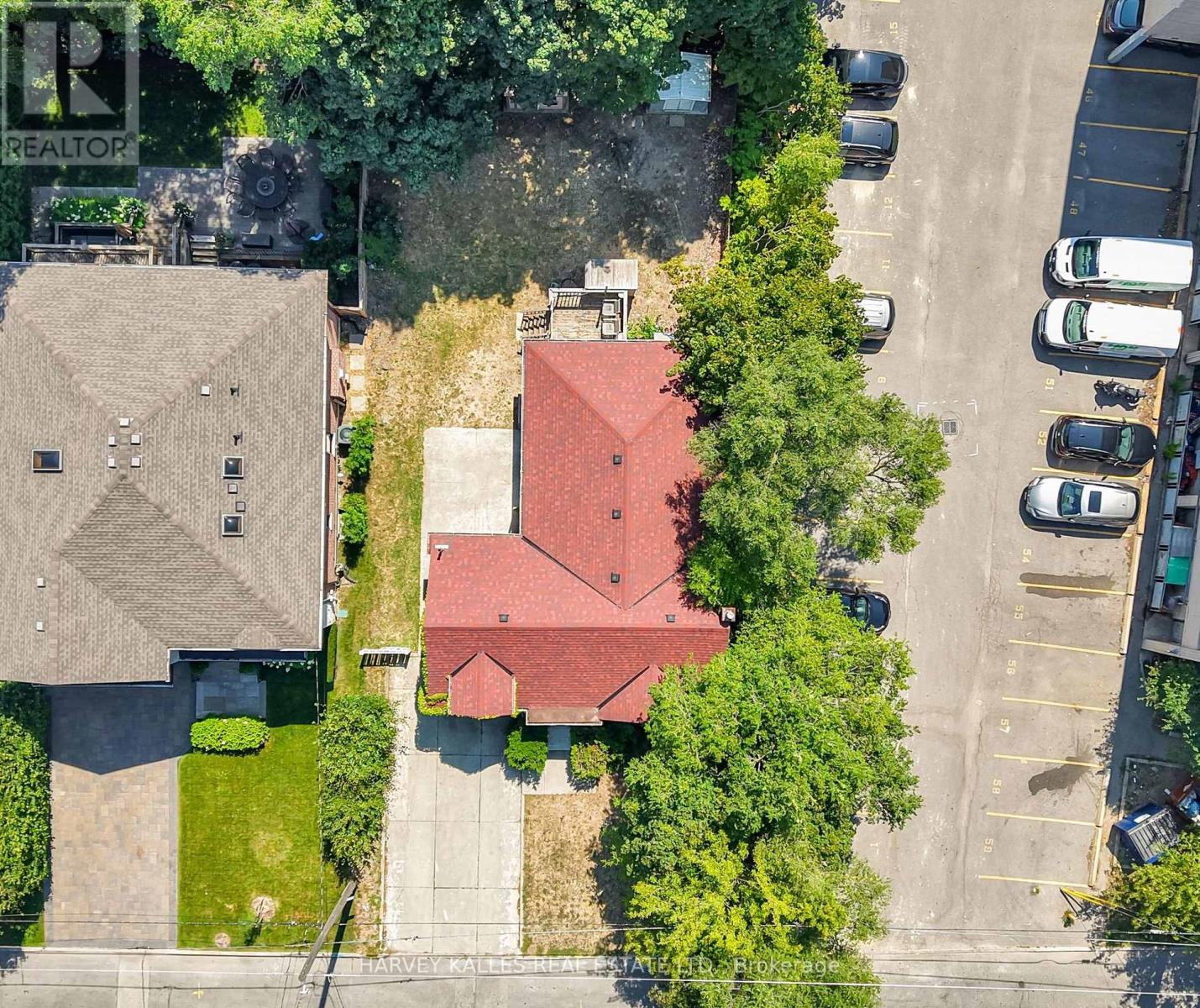Photo 23 of 547 Douglas Avenue, Toronto ON